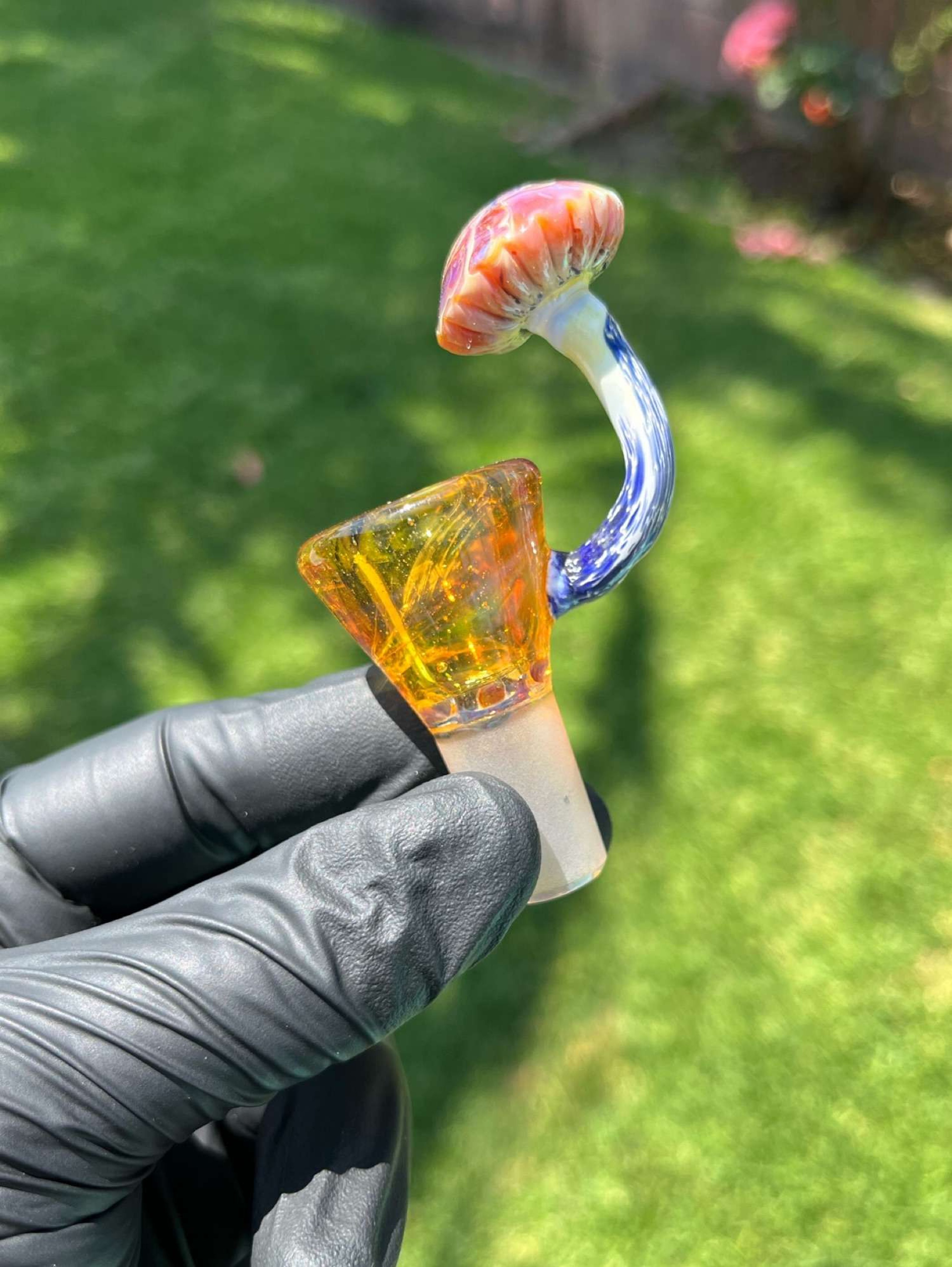 Exp yellow x grease stain mushroom slide image 0