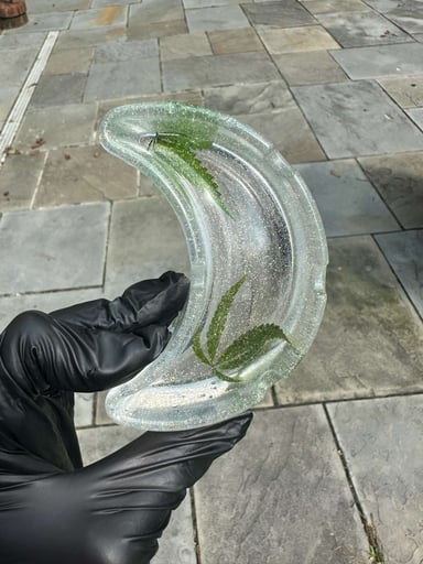 Preview pic of 2 Leaf Crescent Kissmyassh.tray [4th SALE]
