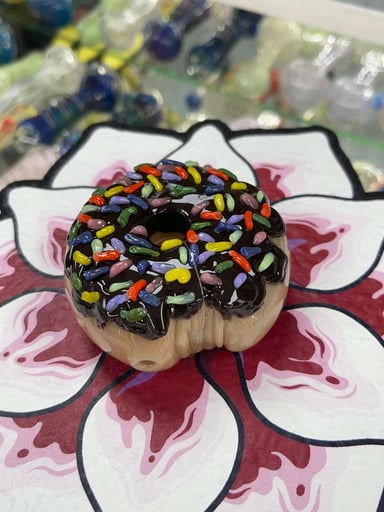 Preview pic of Empire glasswork donut hand pipe