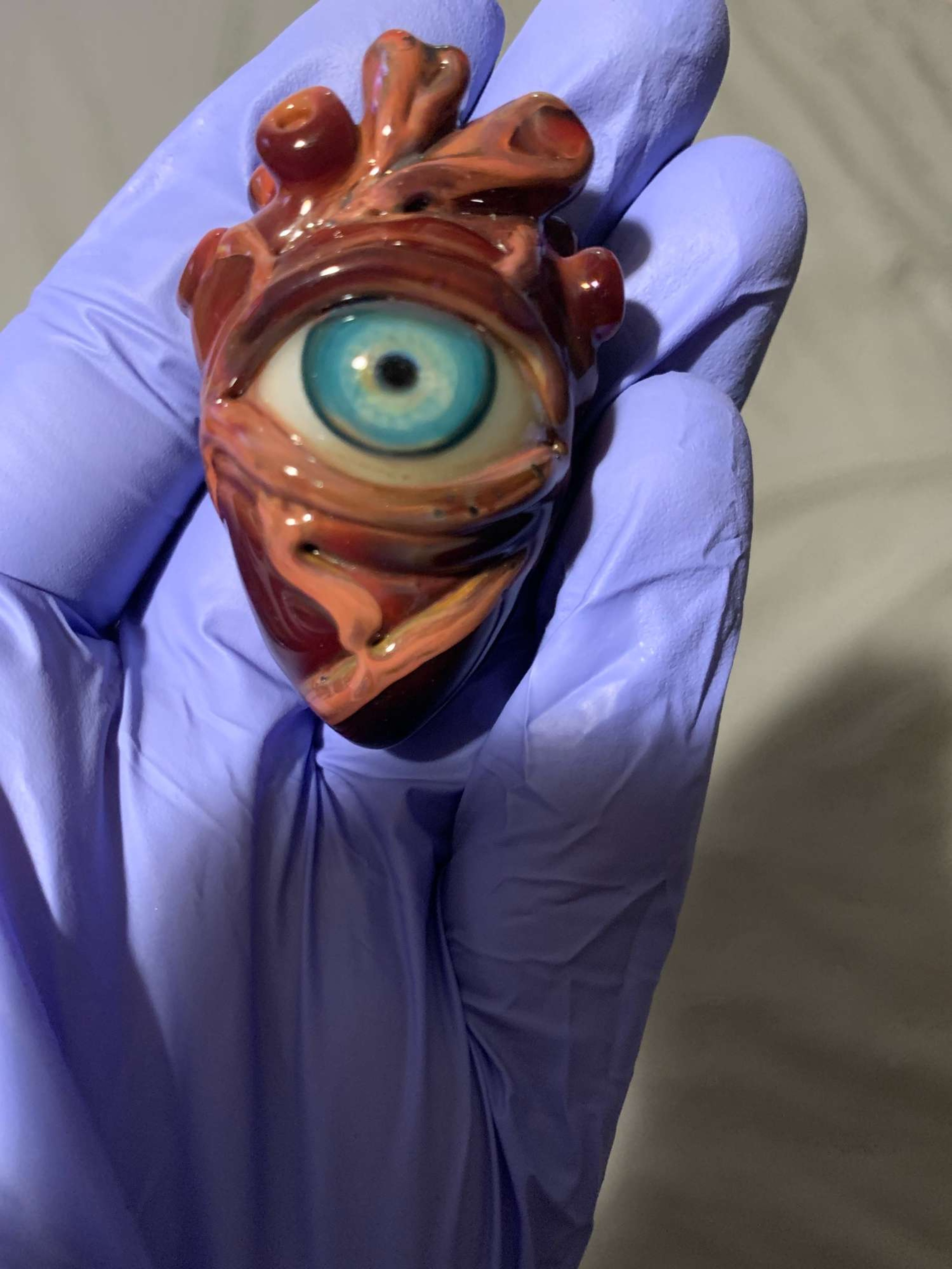 Vortex Glass Realistic Eyed Heart image 0
