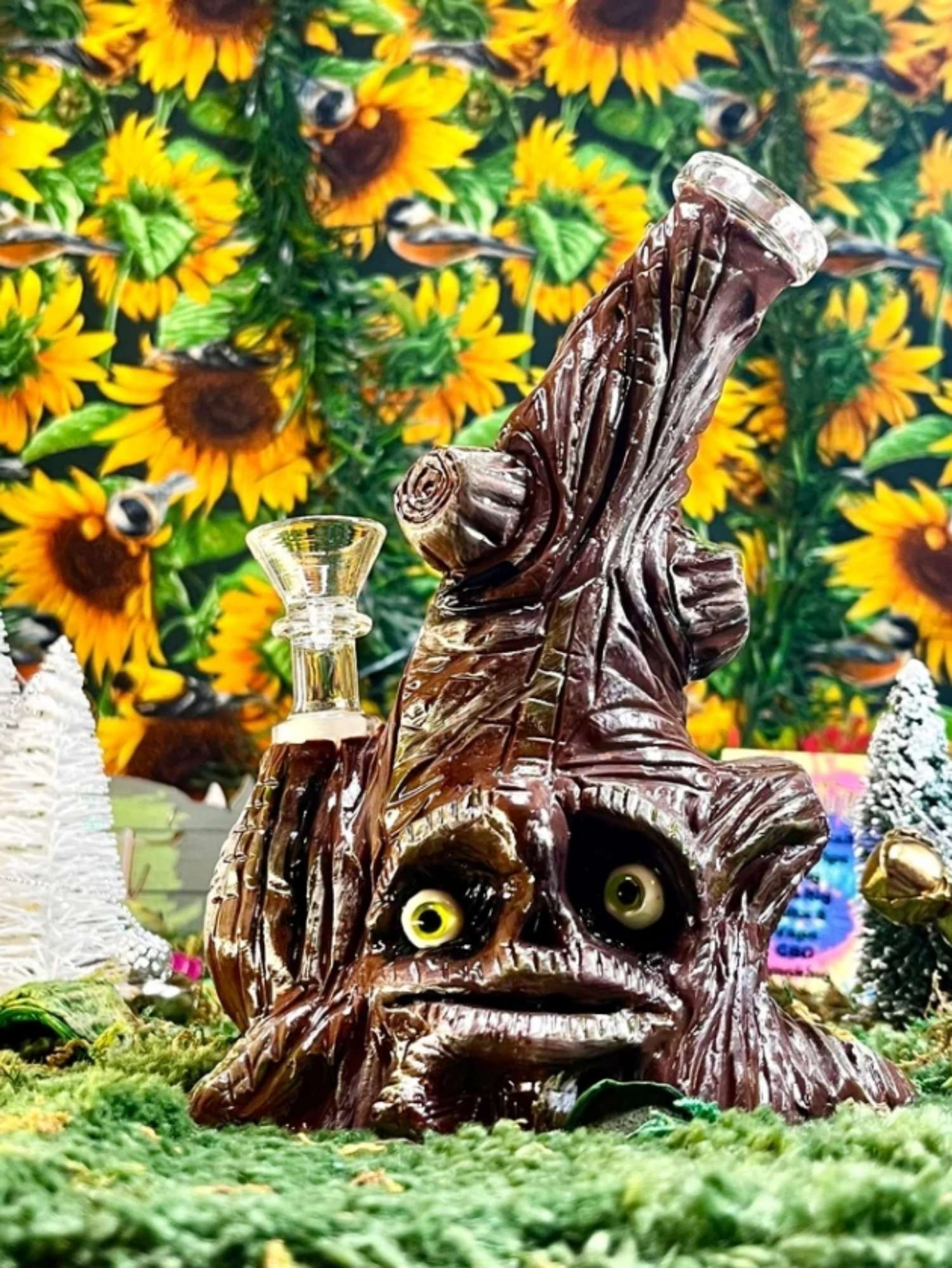 Evil Tree Bong Water Pipe Brown image 0