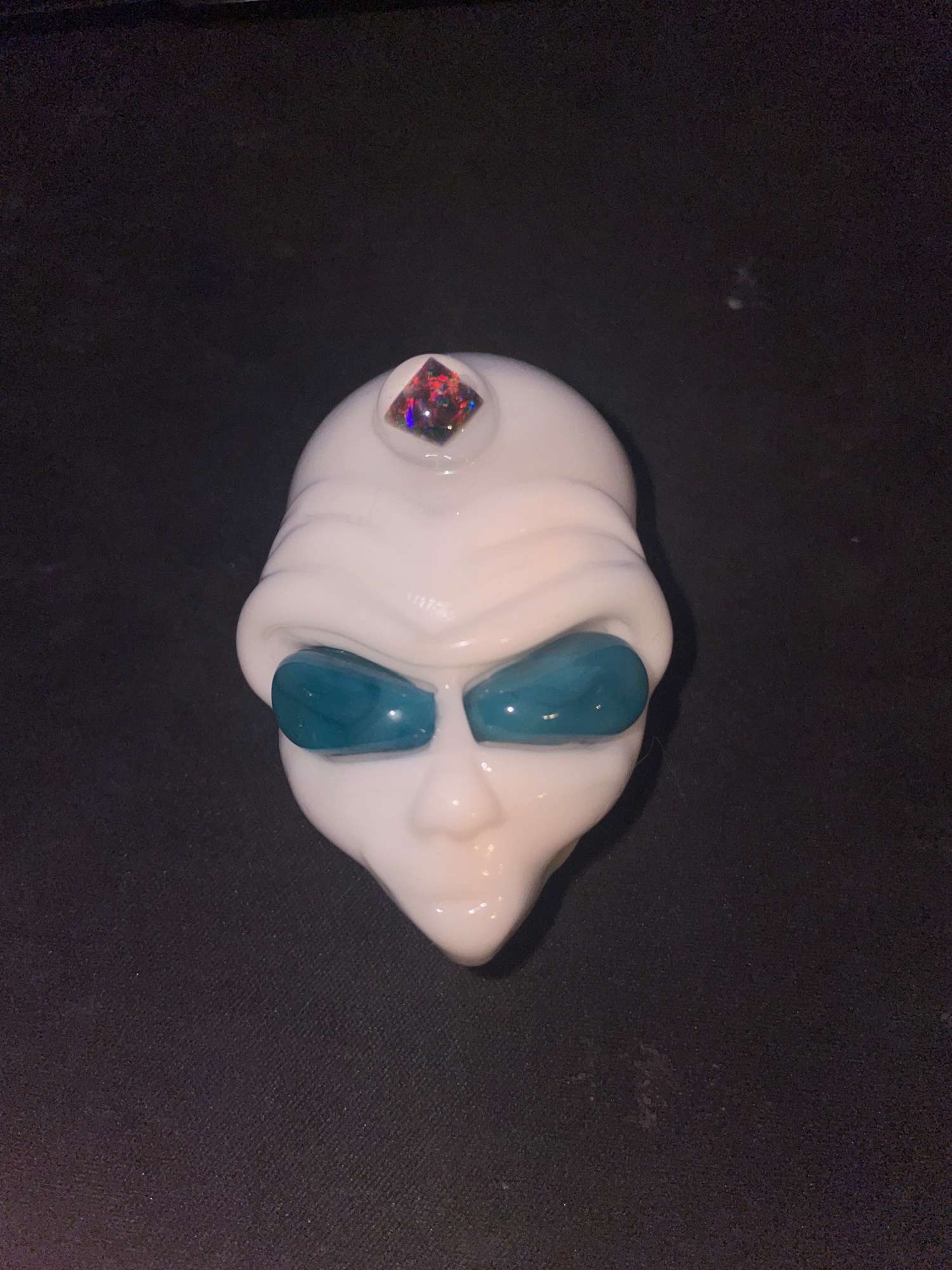 Preview pic of Ryder_glass alien head pendant