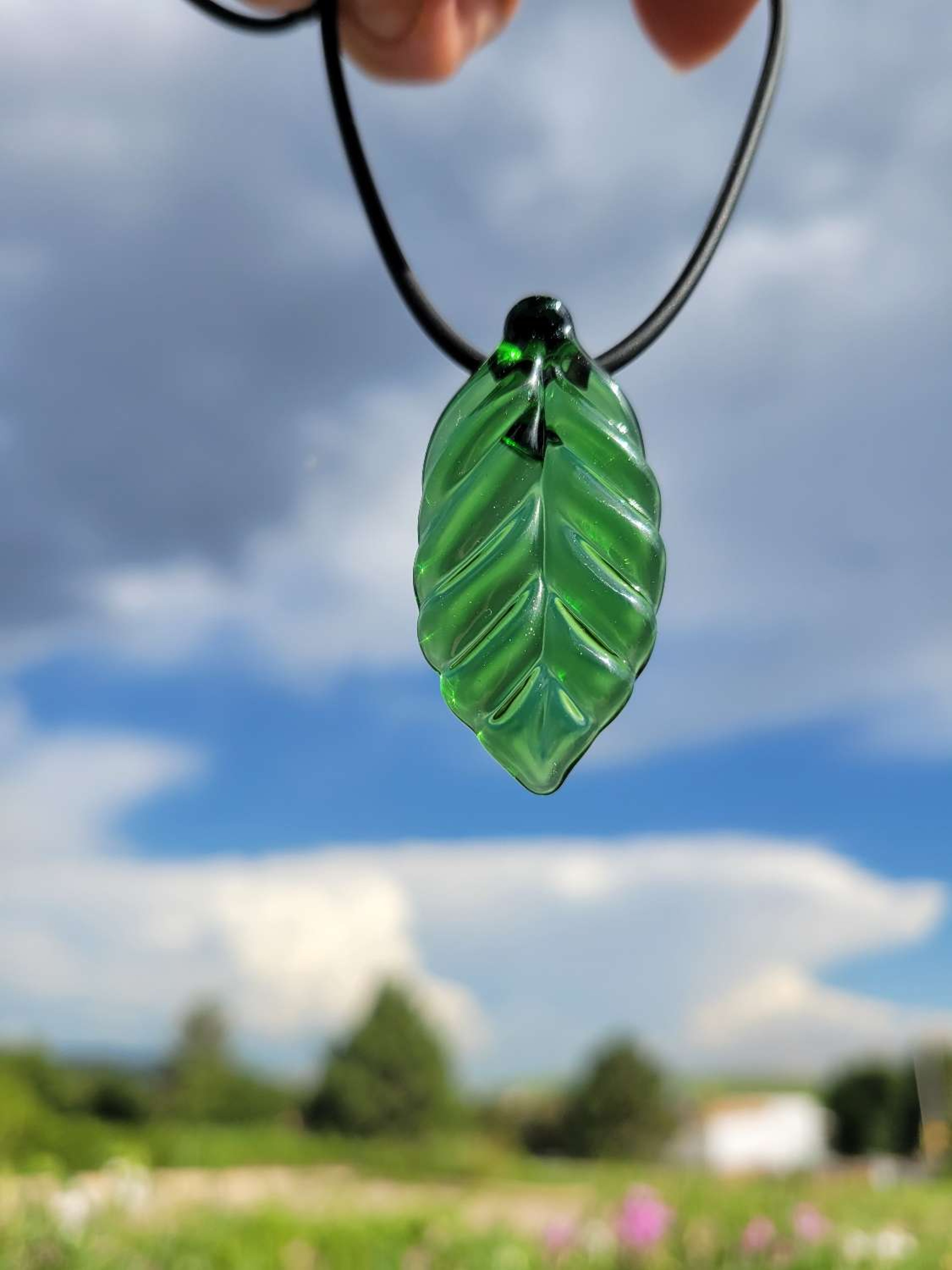 Preview pic of Leaf Pendant