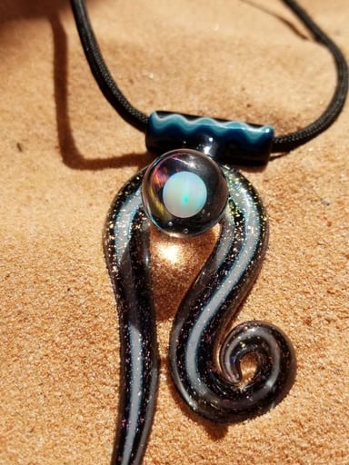 Preview pic of Opal and dicro UV pendant.