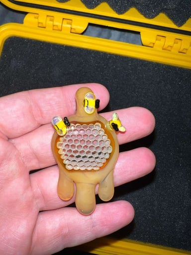 Preview pic of JoeP honeycomb pendant 