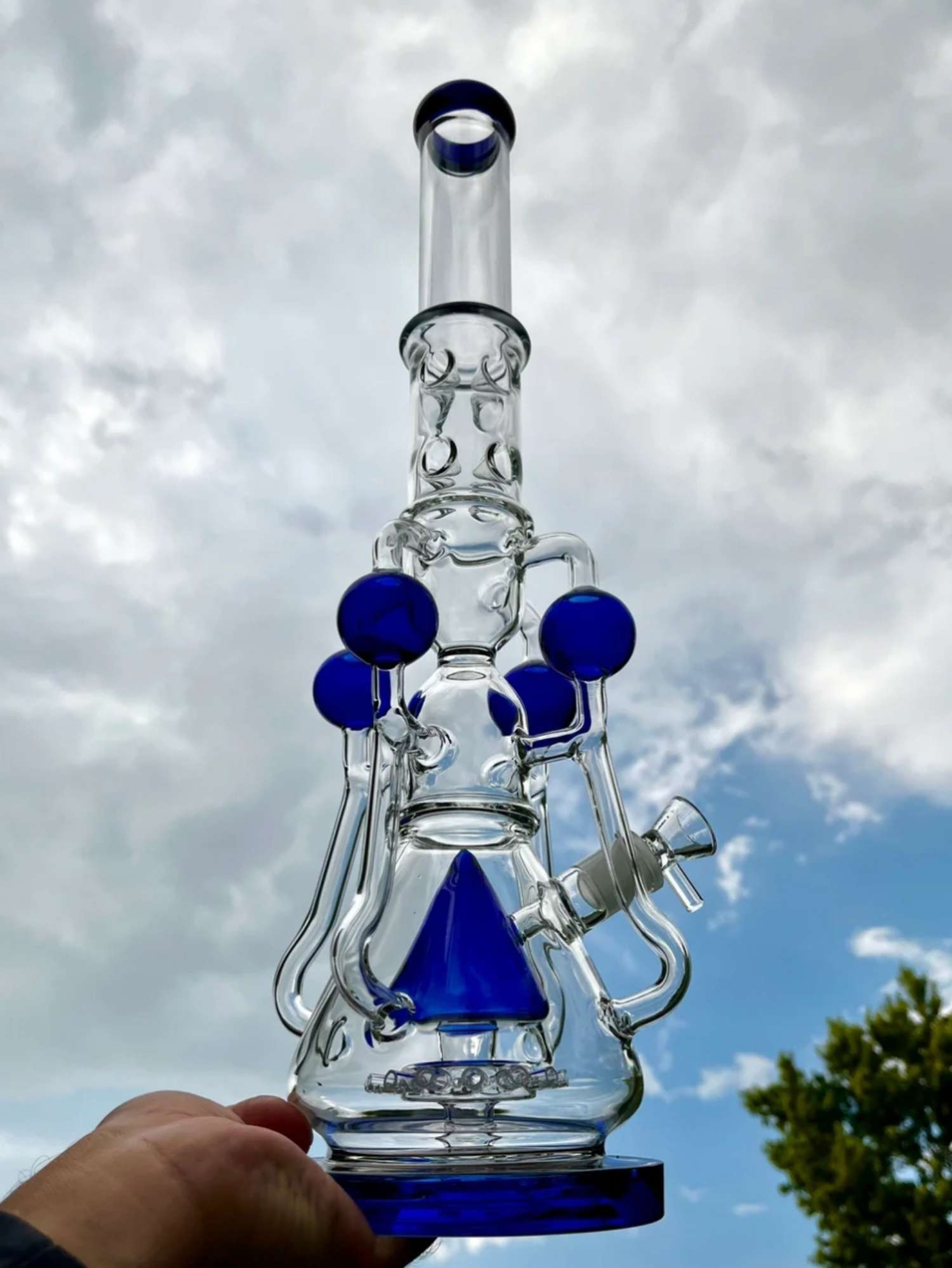 Preview pic of The Amazonian Trophy - Bong