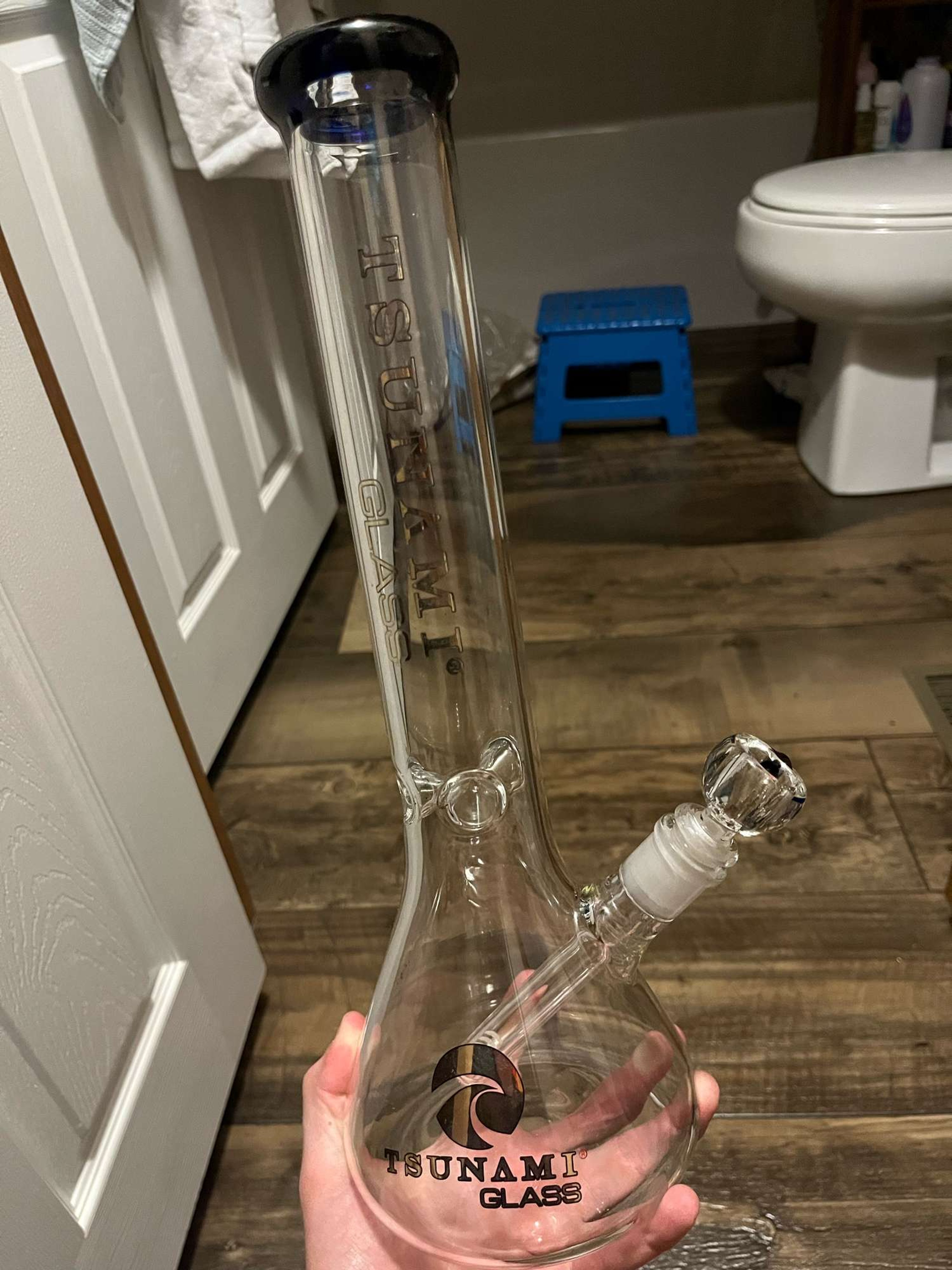 Preview pic of Tsunami 14MM beaker 