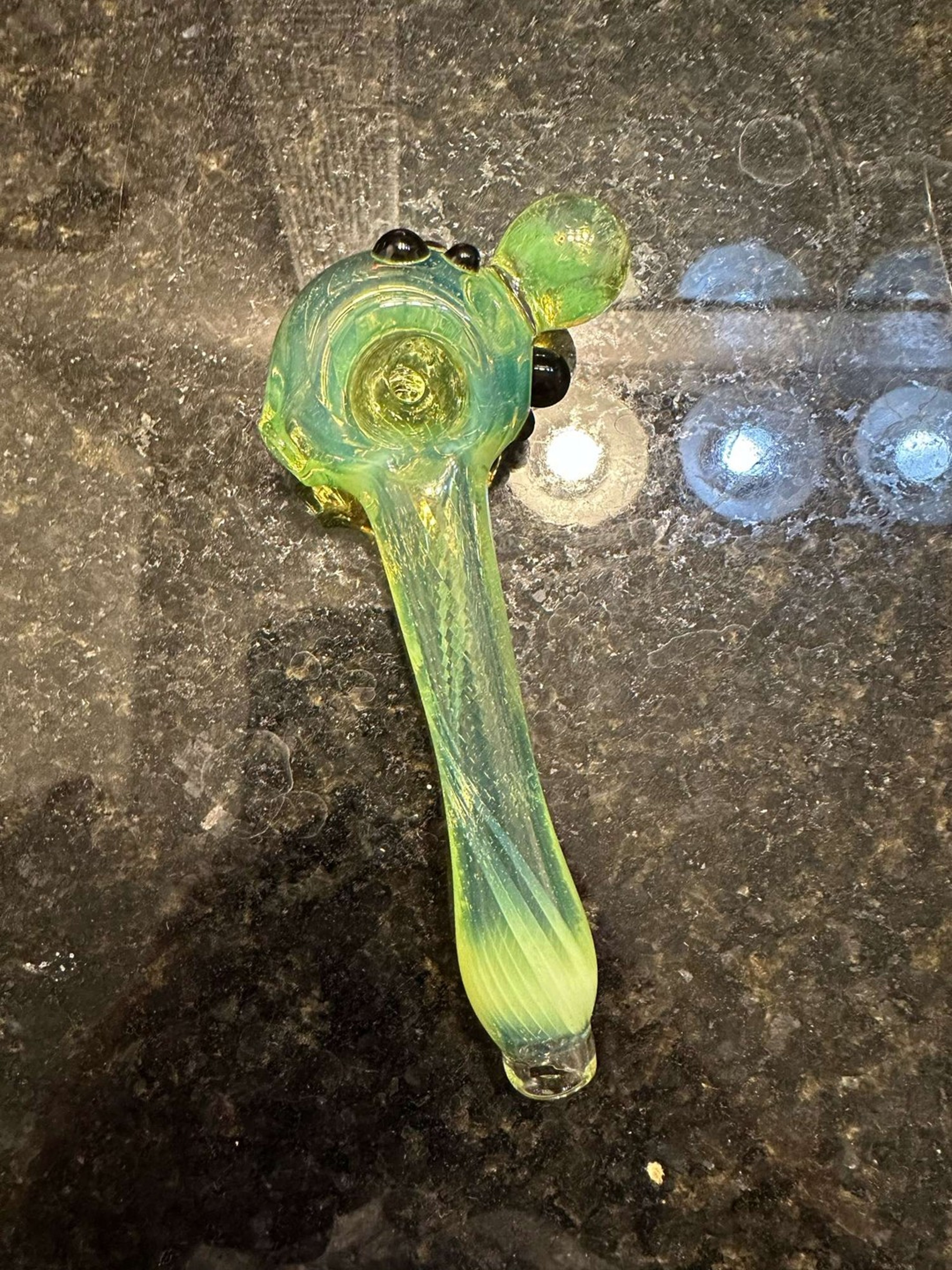 Fully slyme green spoon pipe image 0