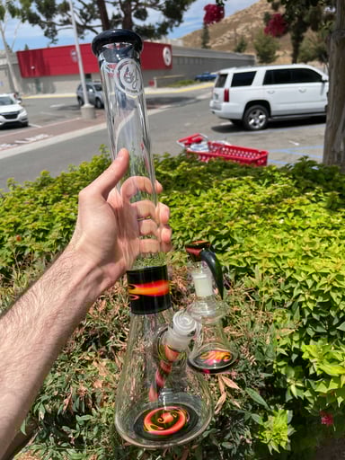 Preview pic of Oj flame 18” beaker with matching ash catcher ( orange and black wig wag )