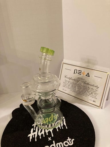 Preview pic of BETA•GLASS•LABS klein