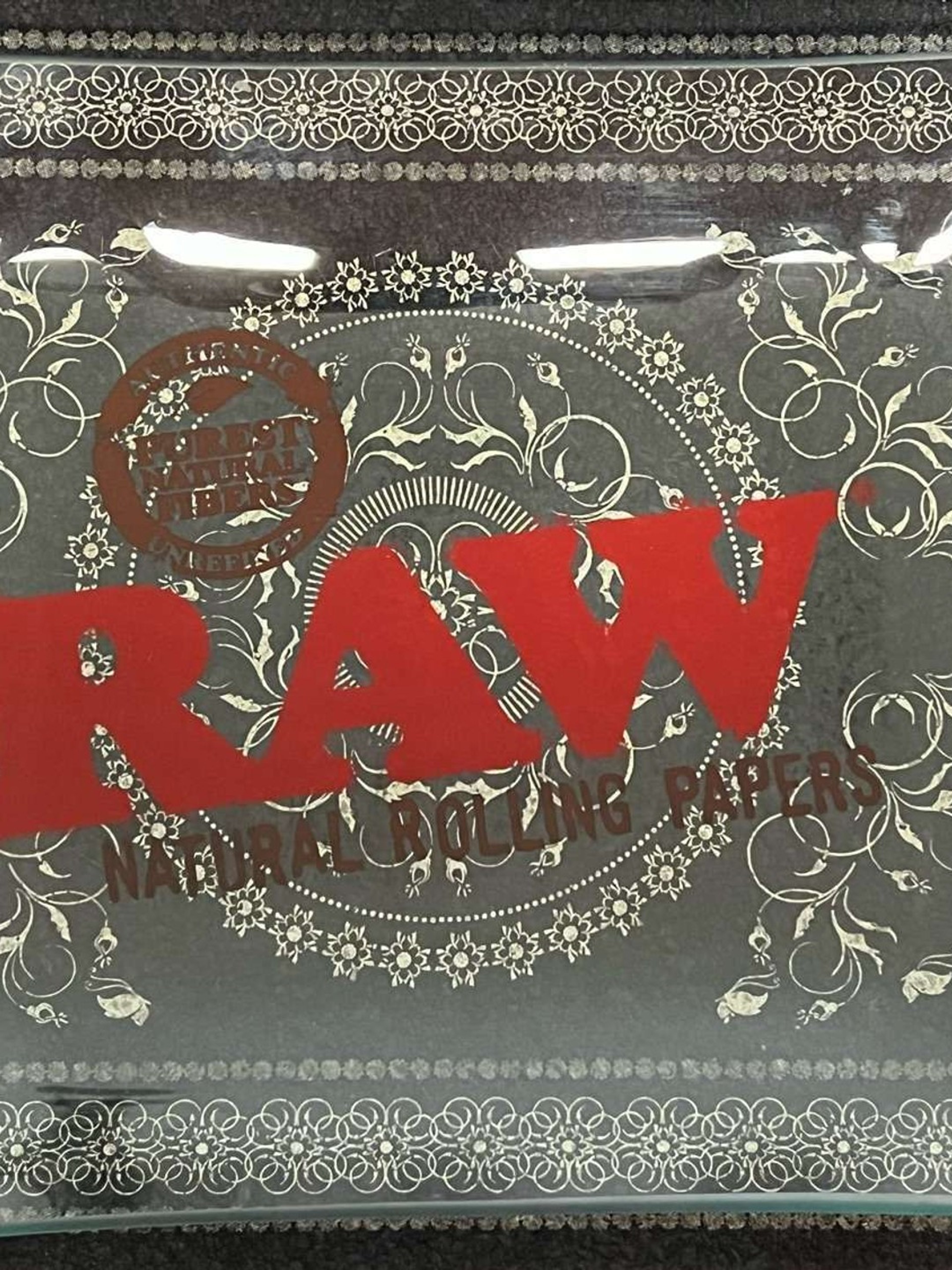 Preview pic of Raw Glass rolling tray