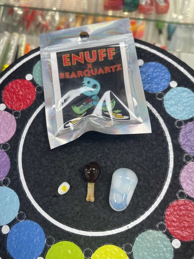 Preview pic of Enuff glass x bear quartz slurper set baby blue 1
