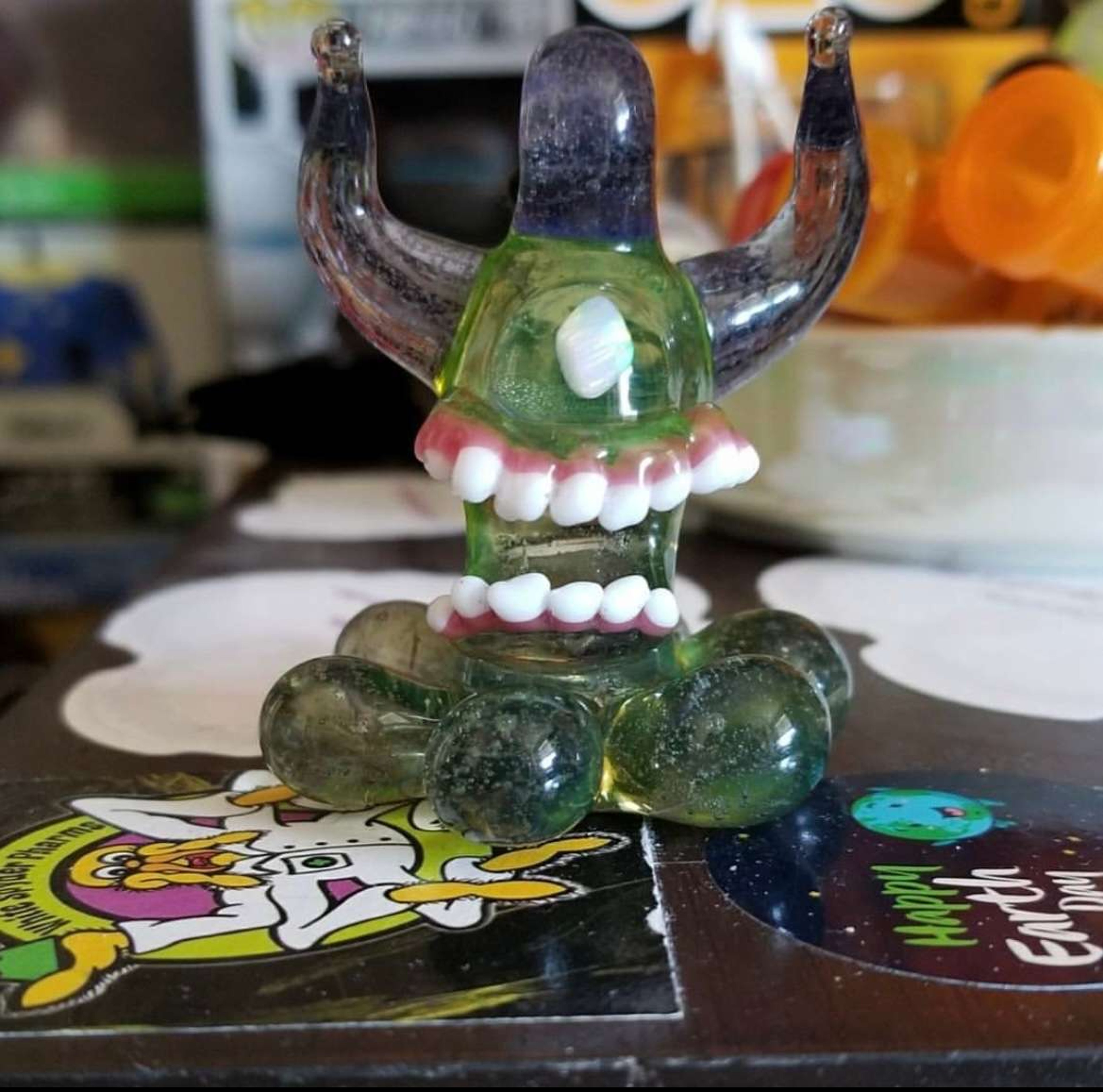 Preview pic of @Gubsglass Alien Pendant 