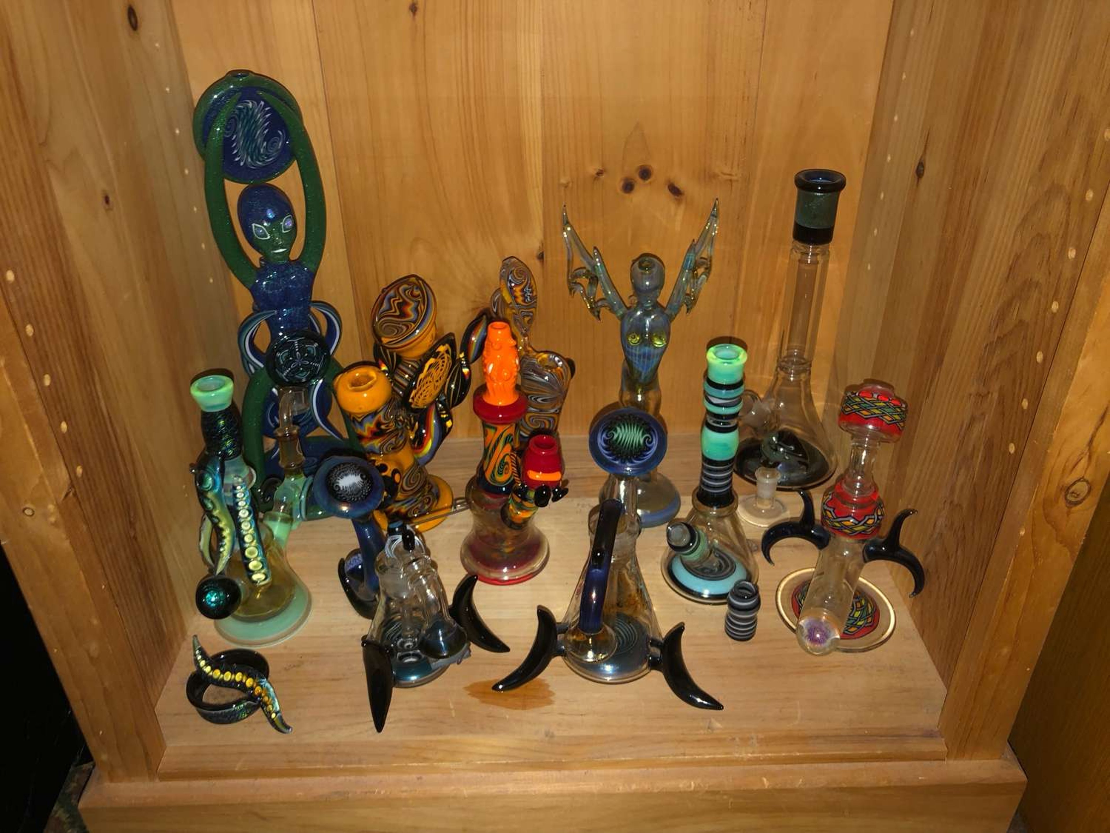 Eusheen, Carlson, Contrabasso, Jake C - taking offers image 0