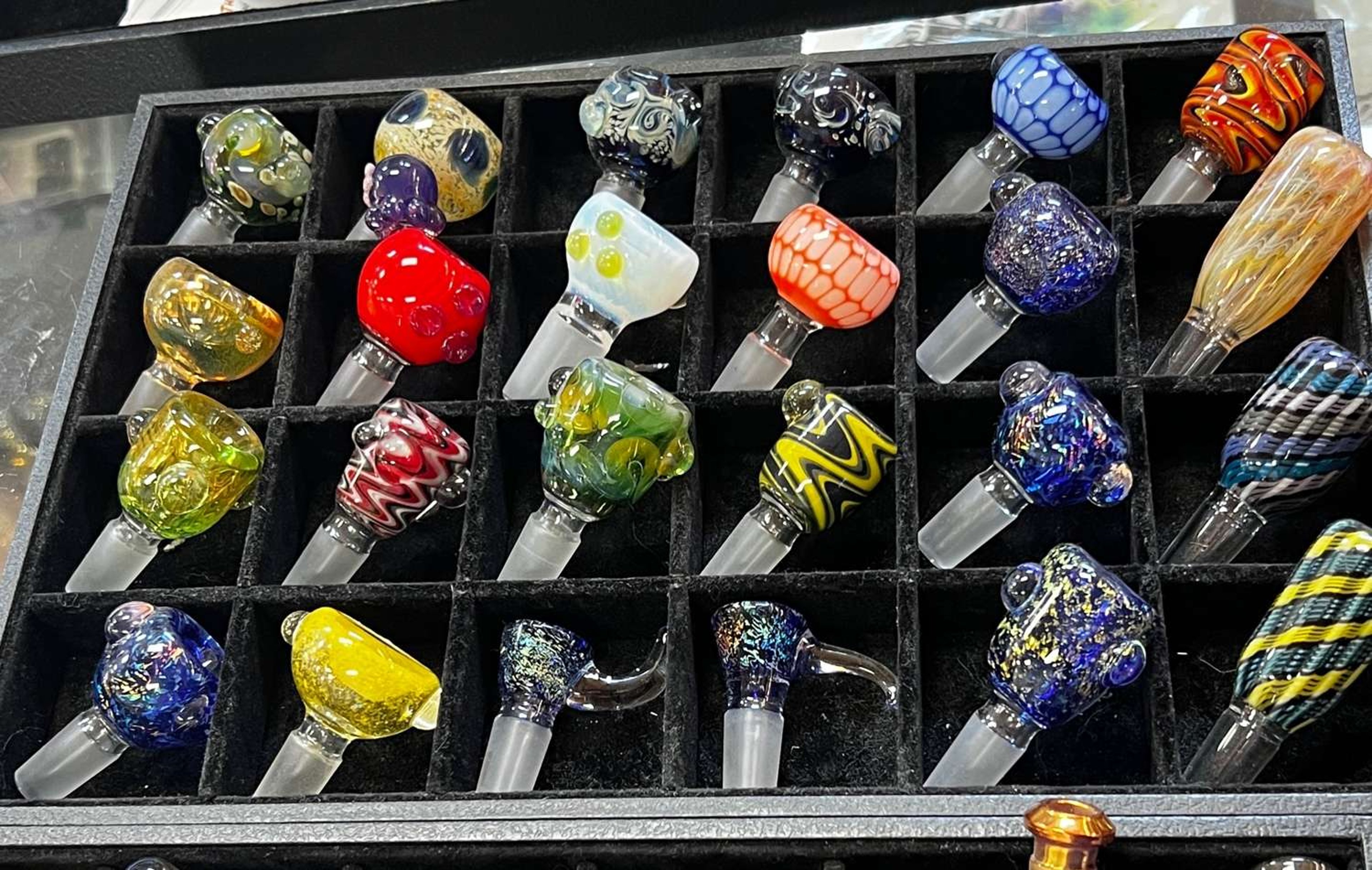 ASSORTMENT OF DIFFERENT SLIDES & BOWL PIECES image 0