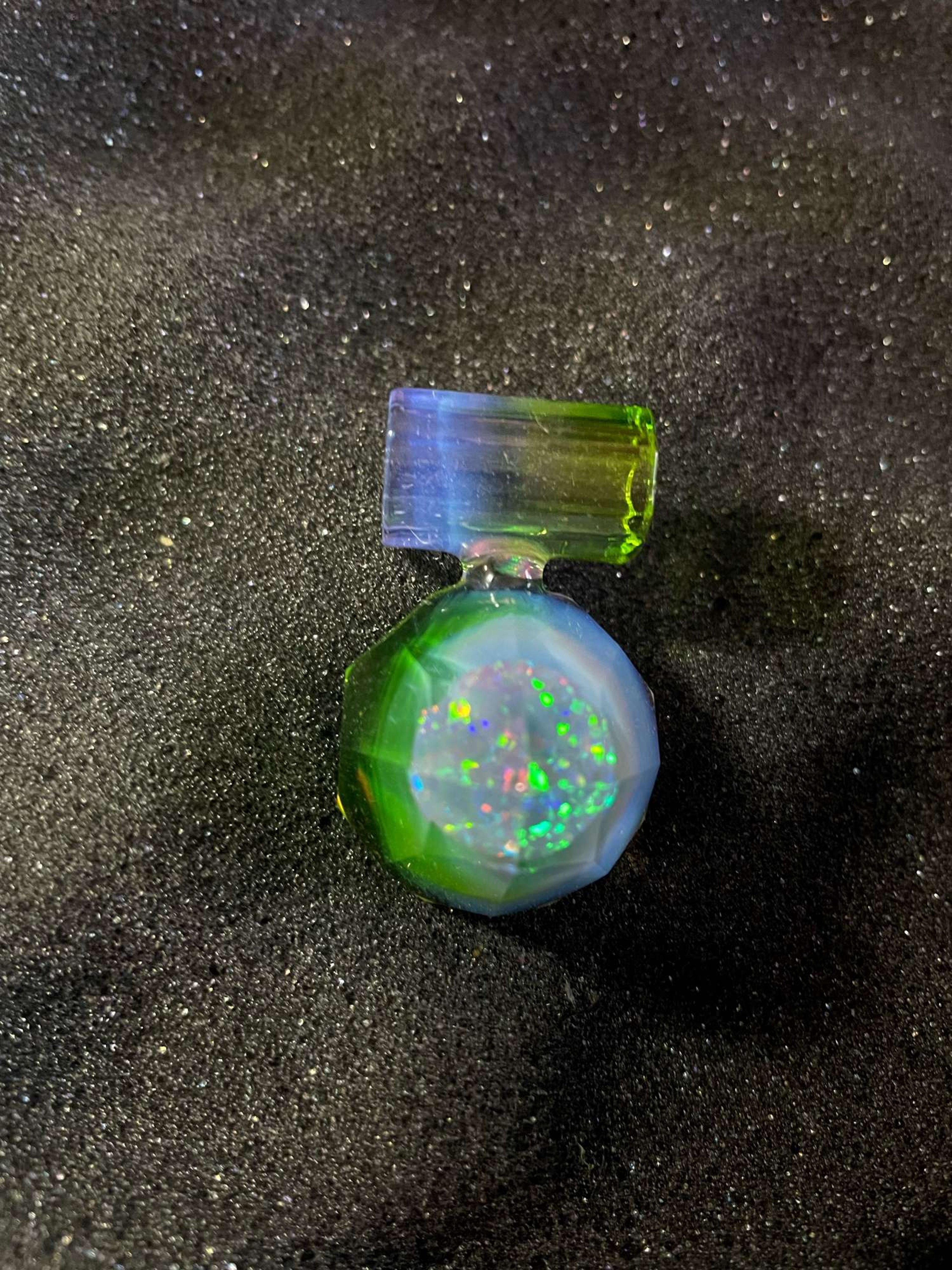 Humadethat x man_e_facets faceted pendant image 0