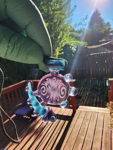 Preview pic of Cfl reactive Dan P× Blueberry colab pendant