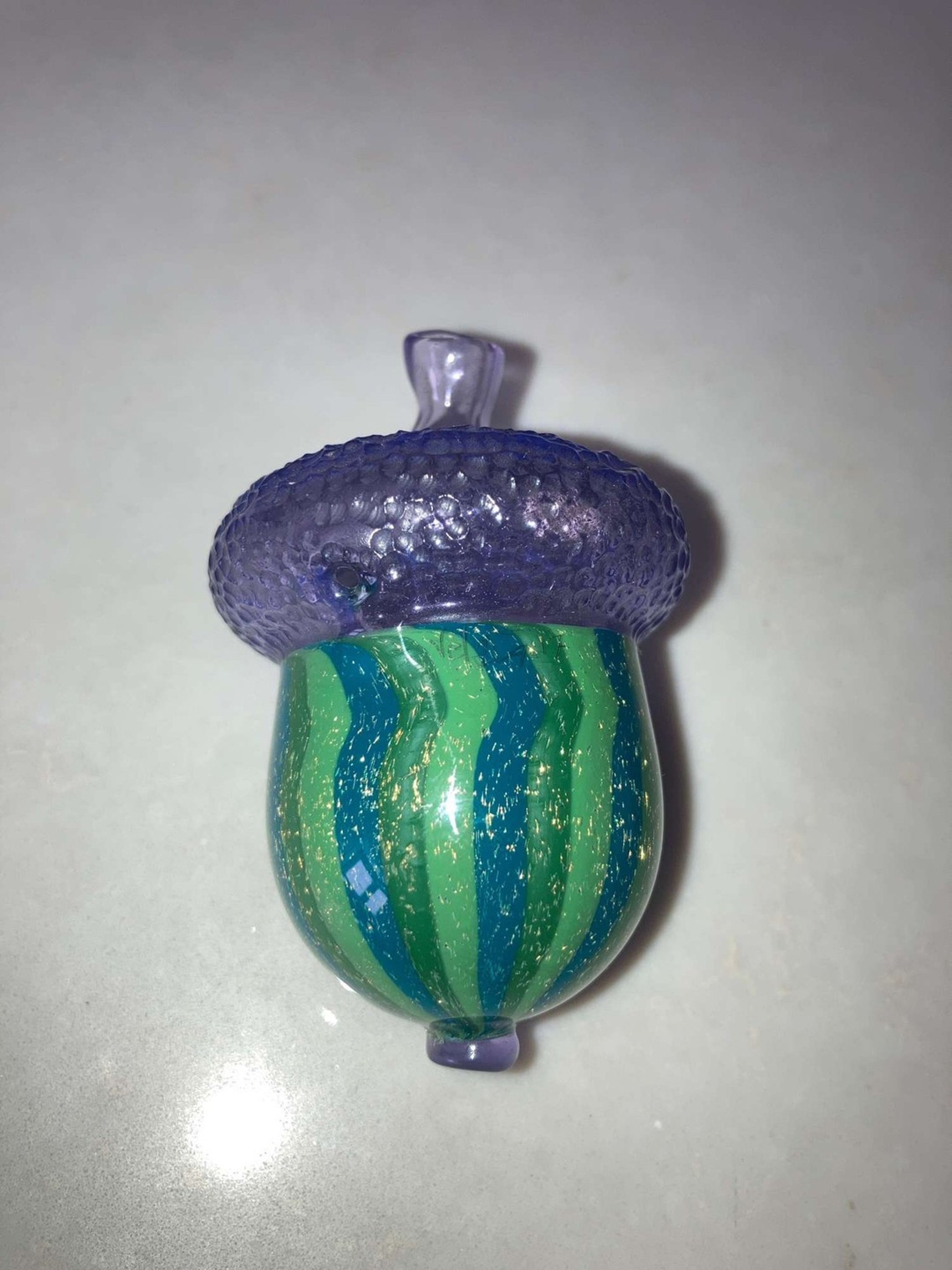 Preview pic of Darby x Vela G Acorn carb cap/pendy