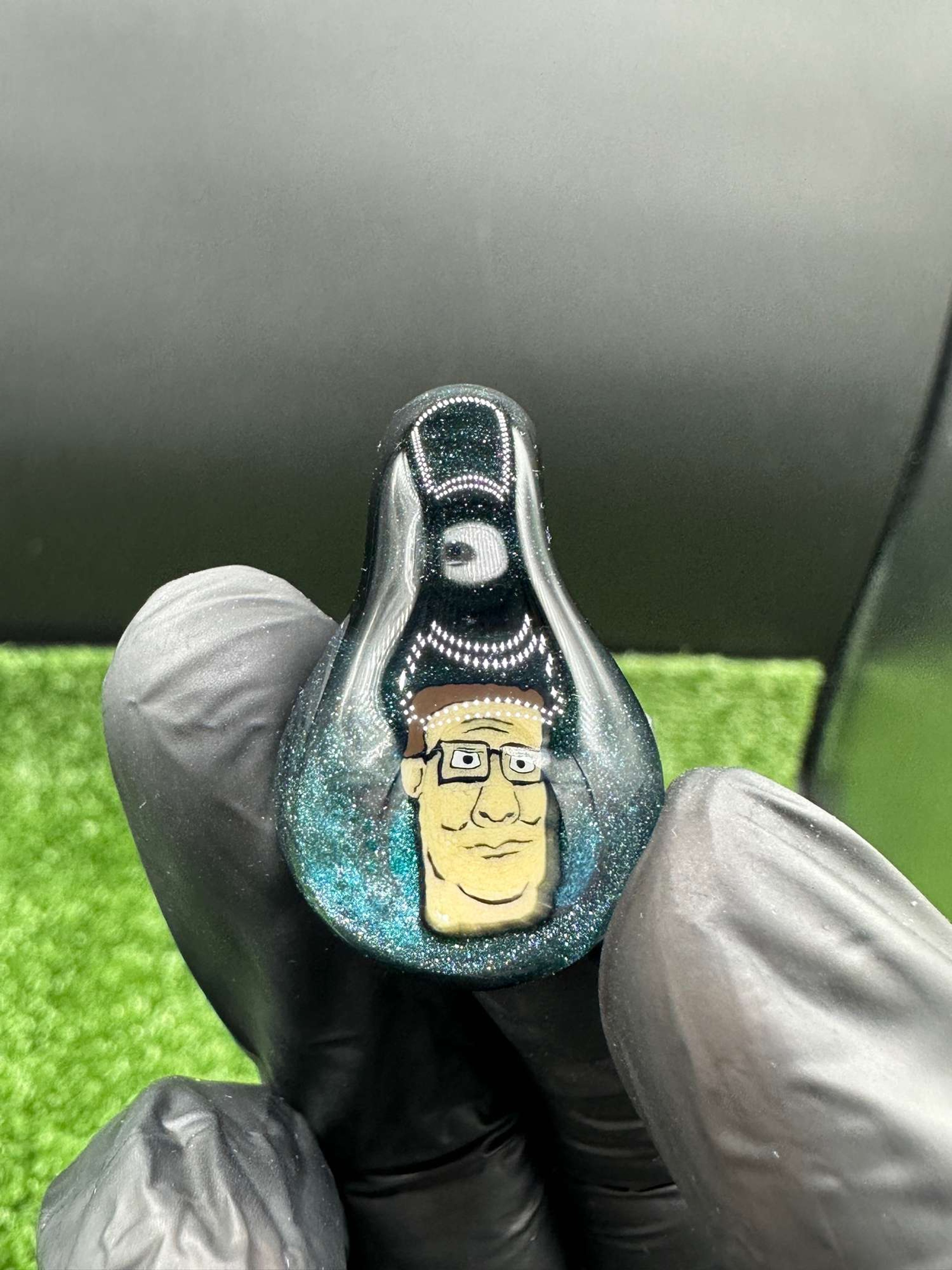 Keys Glass Hank Hill pendant image 0