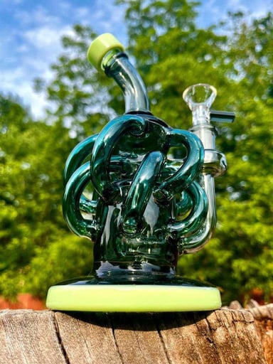 Preview pic of 8" AleafGlass Recycler Rig 