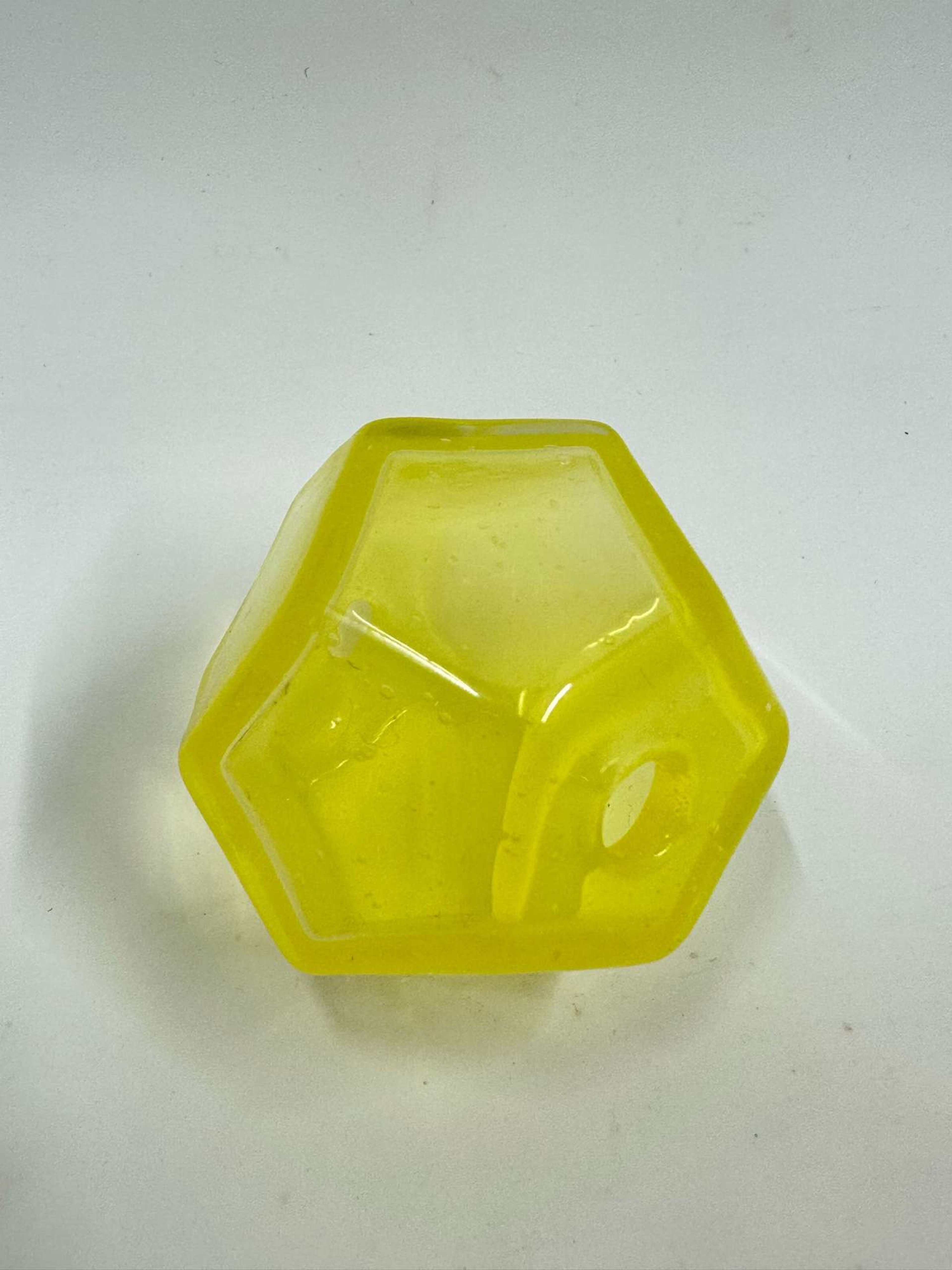 Preview pic of Kuhns Geo Pendant Lemon Drop