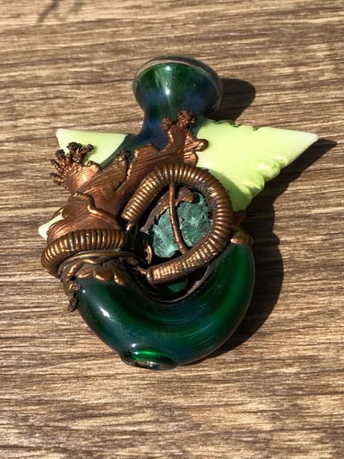 Preview pic of Pipeatier- Electroform wire wrap chillum