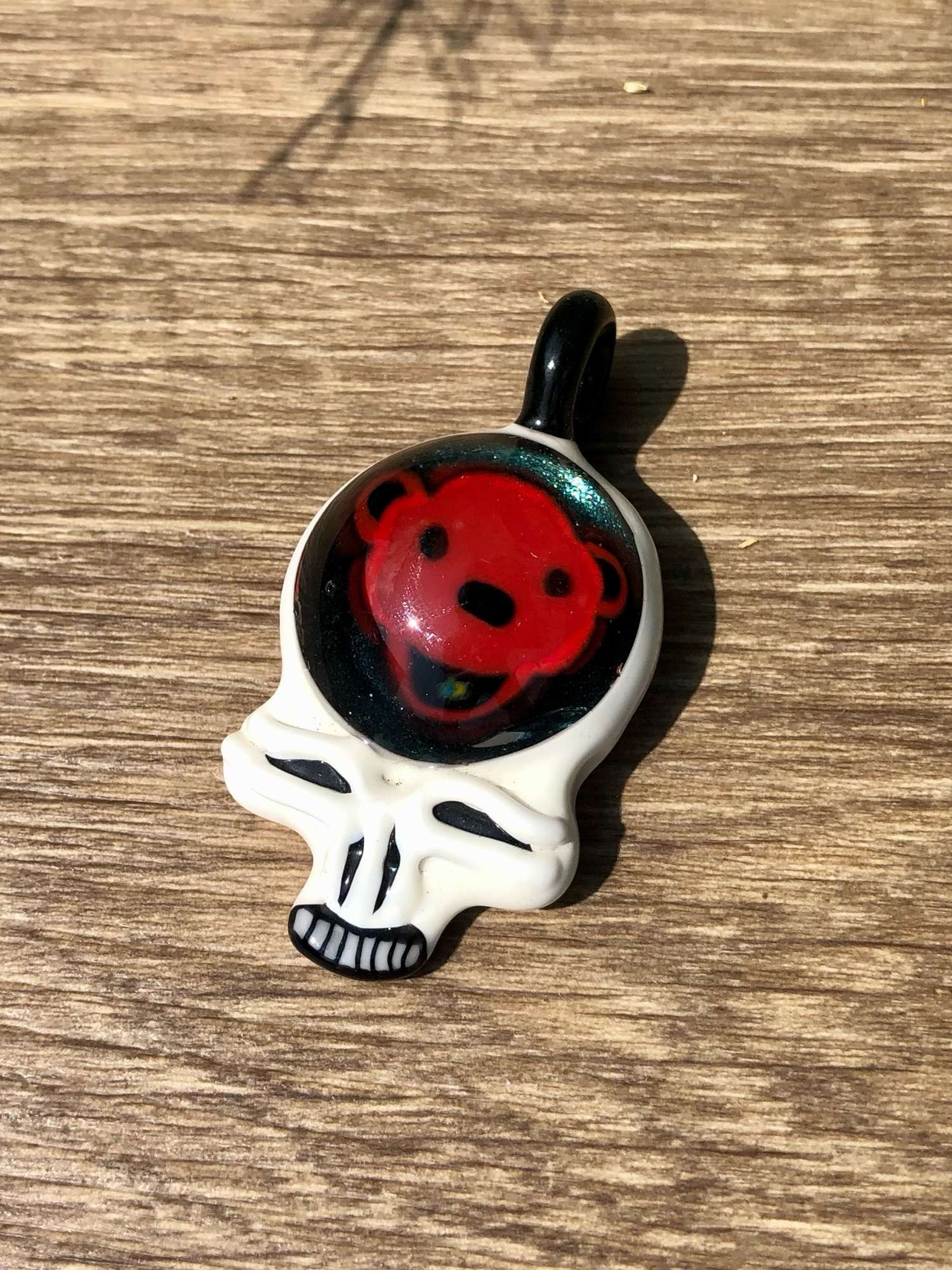 Jesse James- Steal your bear pendant image 0