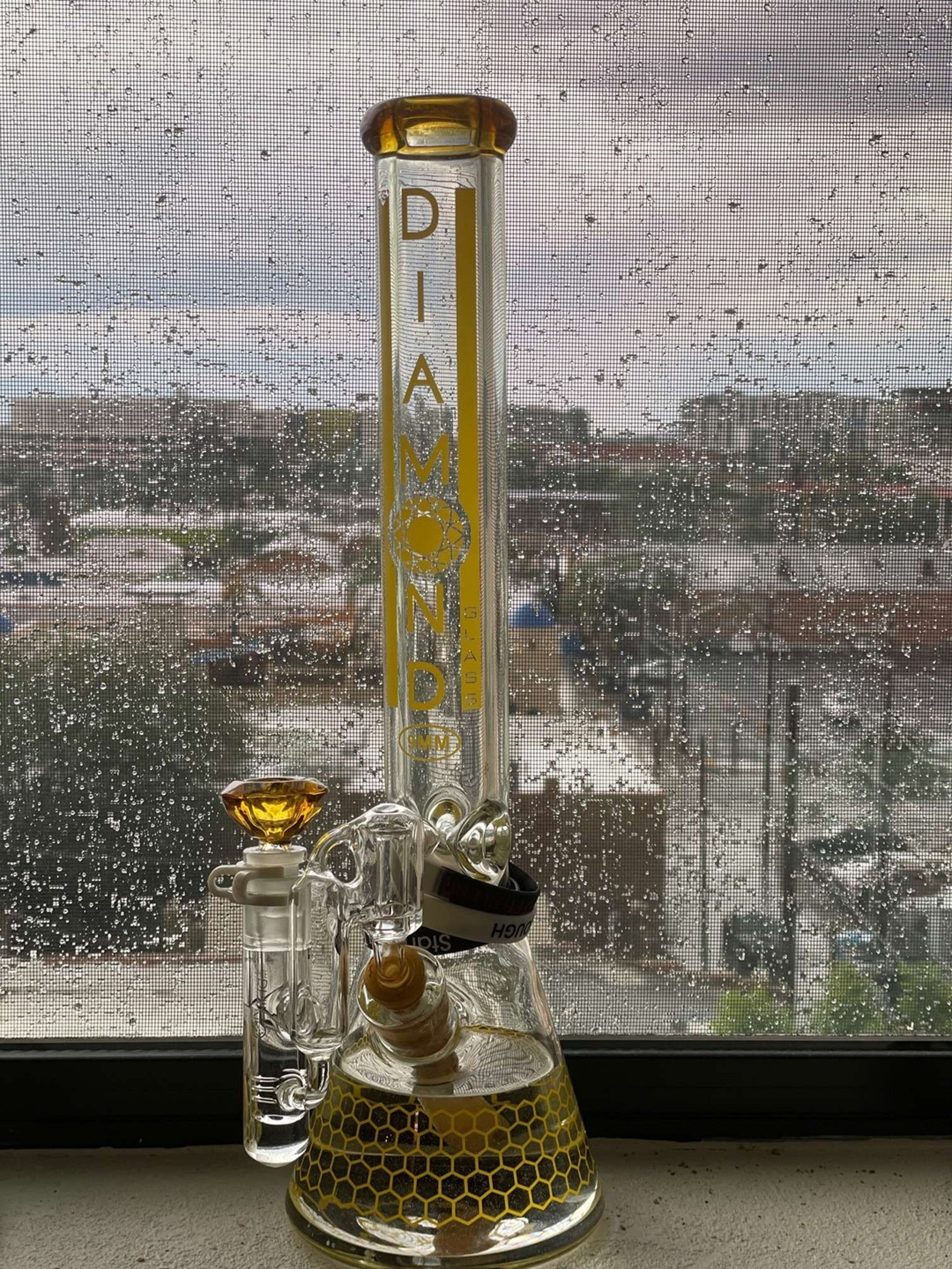 Diamond Glass Beaker w/ Illadelph Collins Downstem image 0