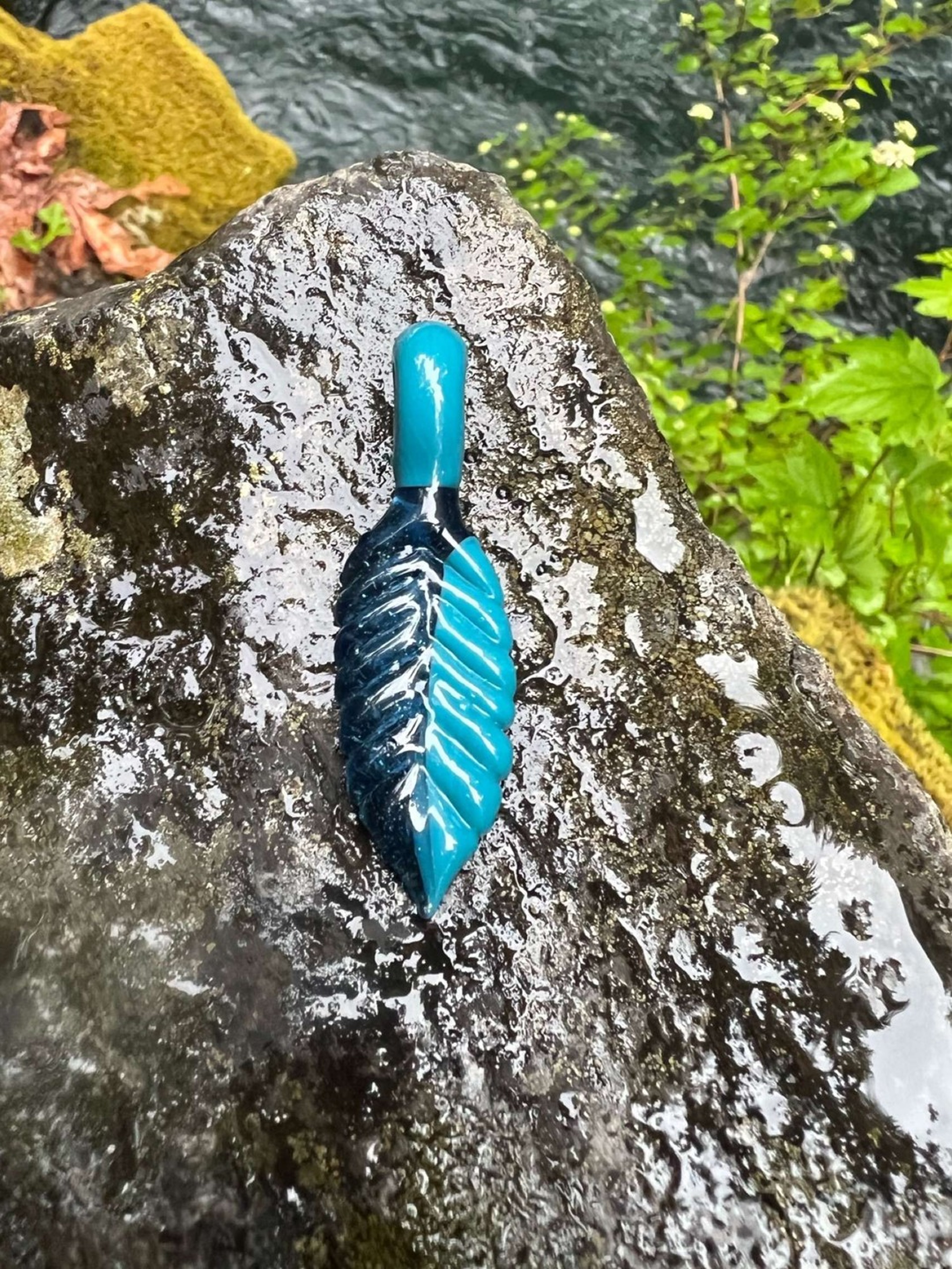 Leaf 🍃 pendant image 0