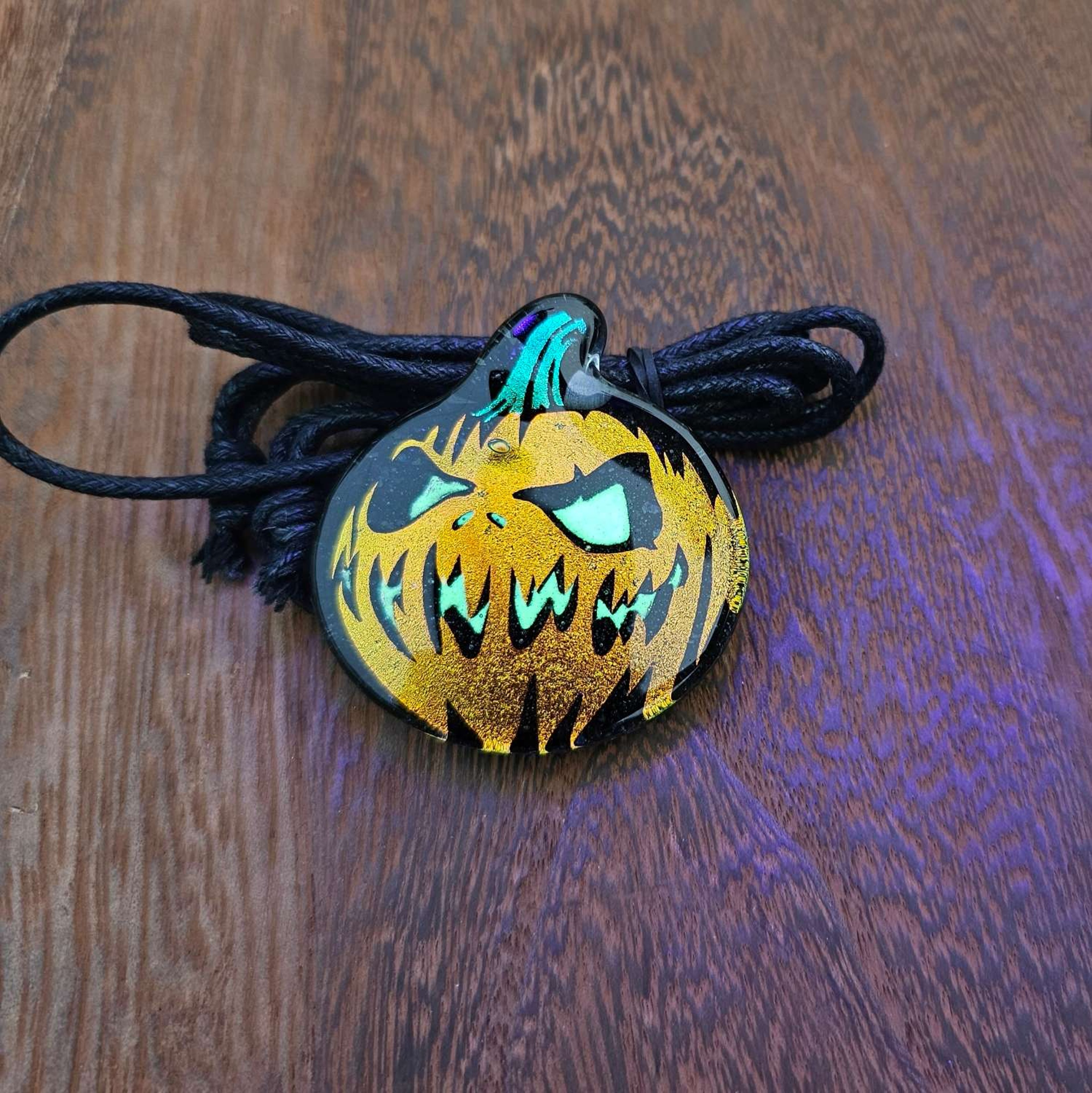 Preview pic of Glow in the Dark Pumpkin 2 Pendant 