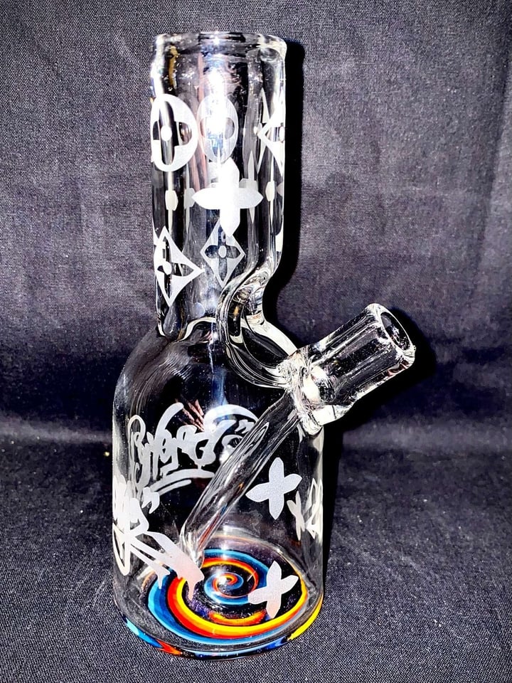 Chiefin Glassworks Sake Bottle with pelican🔥 Image 4