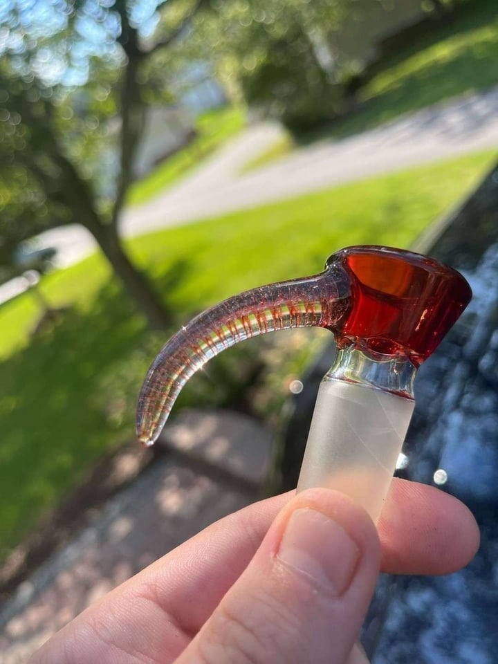 Julio Glass 18mm Pomegranate/Dichro horn Image