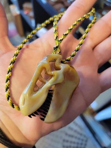 Preview pic of Roe Glass TRex (full sized) with Knotty Dread lace