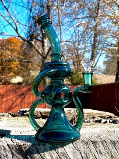 Preview pic of 10" Green Recycler Beaker Rig Or Bong
