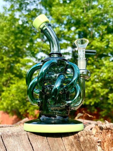 Preview pic of 8″ Aleaf Scientific Recycler Rig