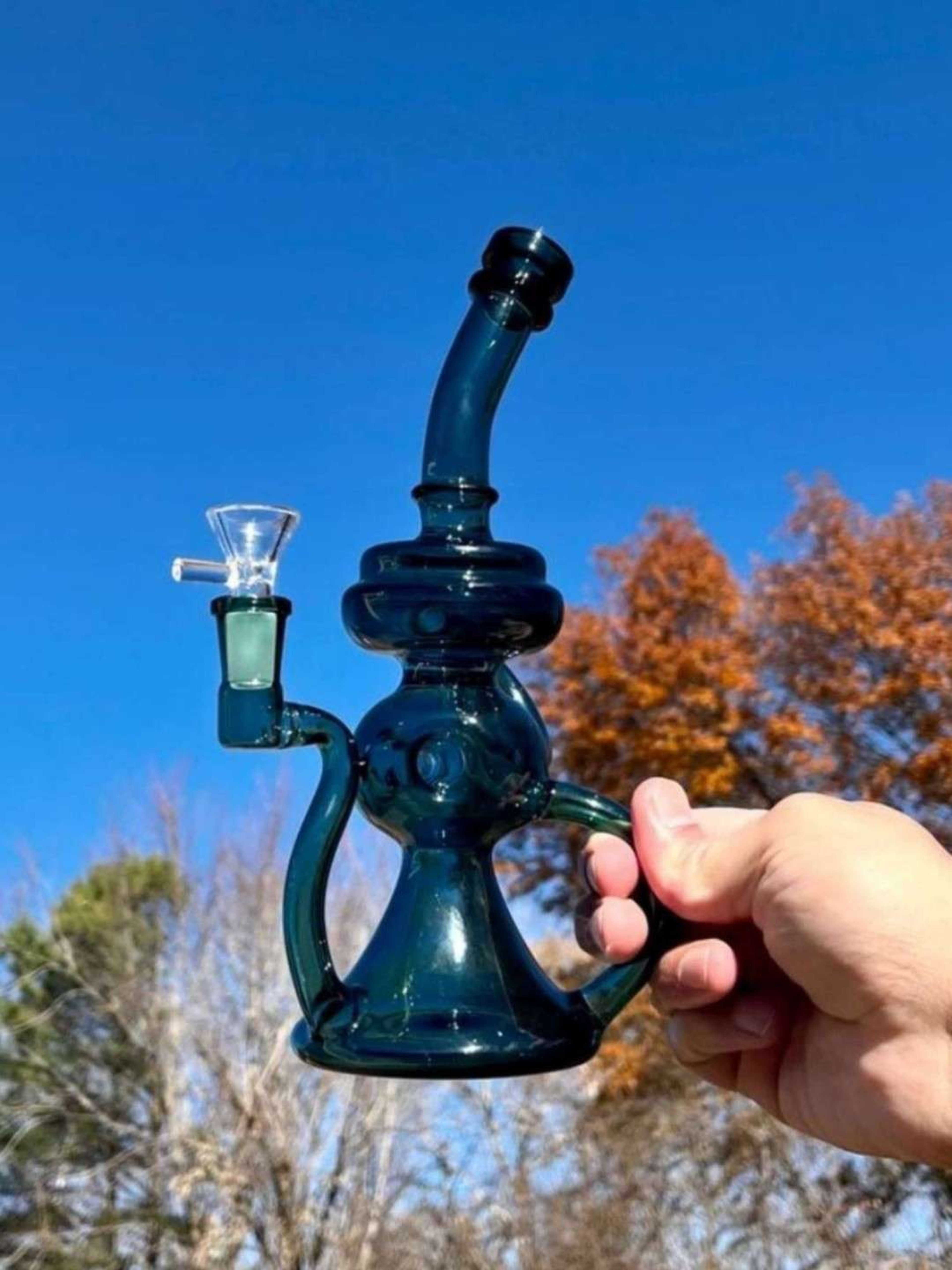 Preview pic of 10" Blue Recycler Bong Rig