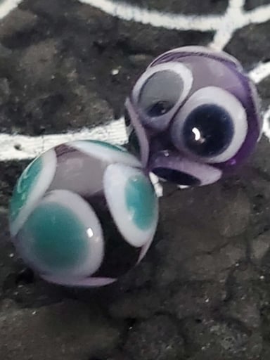 Preview pic of Dot stacked Valve pearls by maygun glass