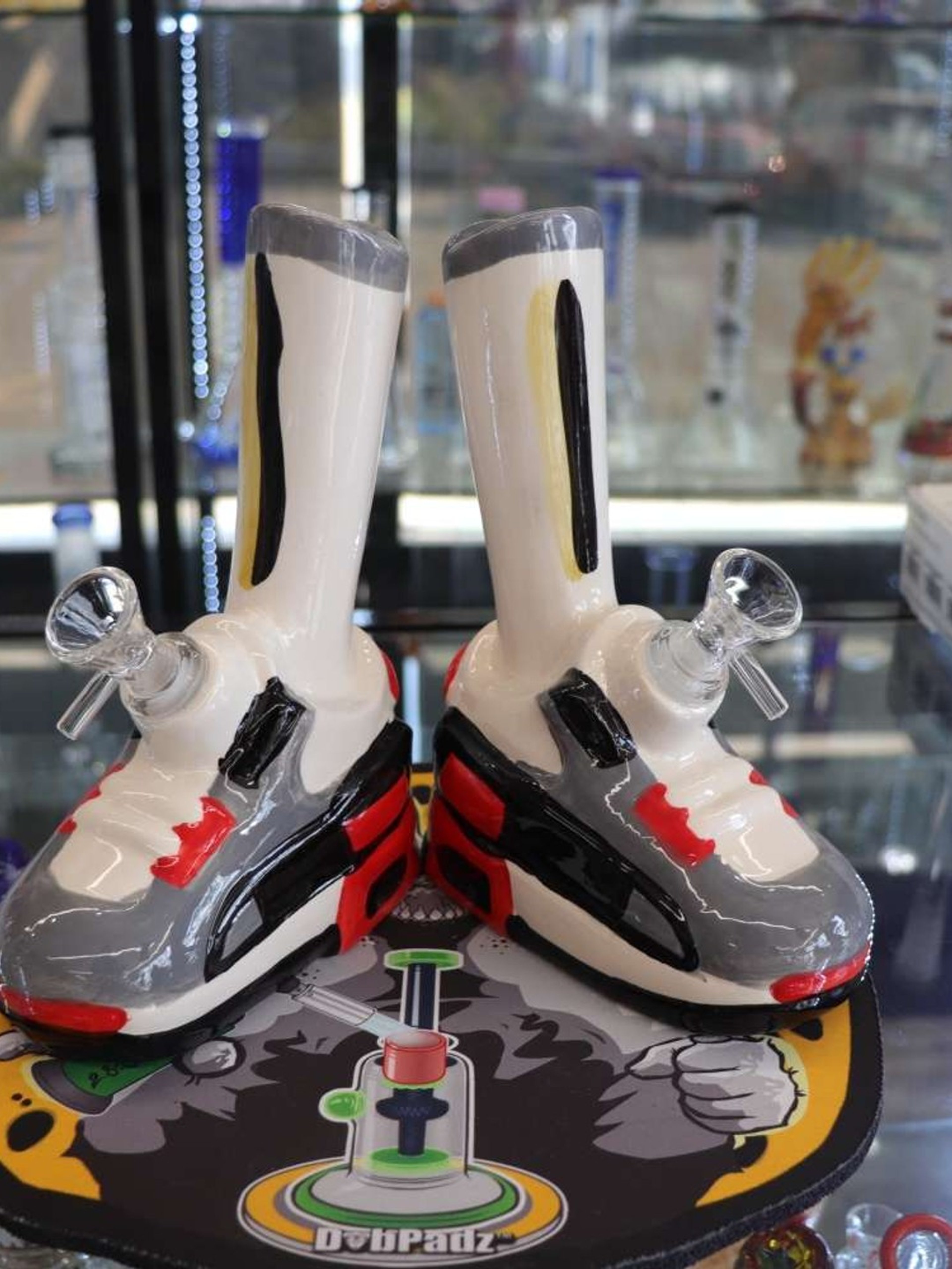 High Top (Sneaker) Bong 🔥25%OFF🔥 image 0