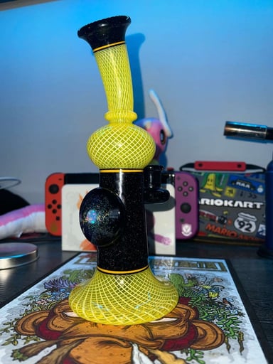 Preview pic of DaveMannGlass Yellow& Black Crushed Opal Rig