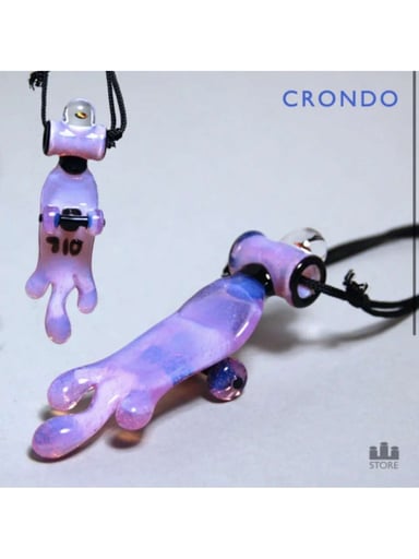 Preview pic of Crondo skateboard pendant 
