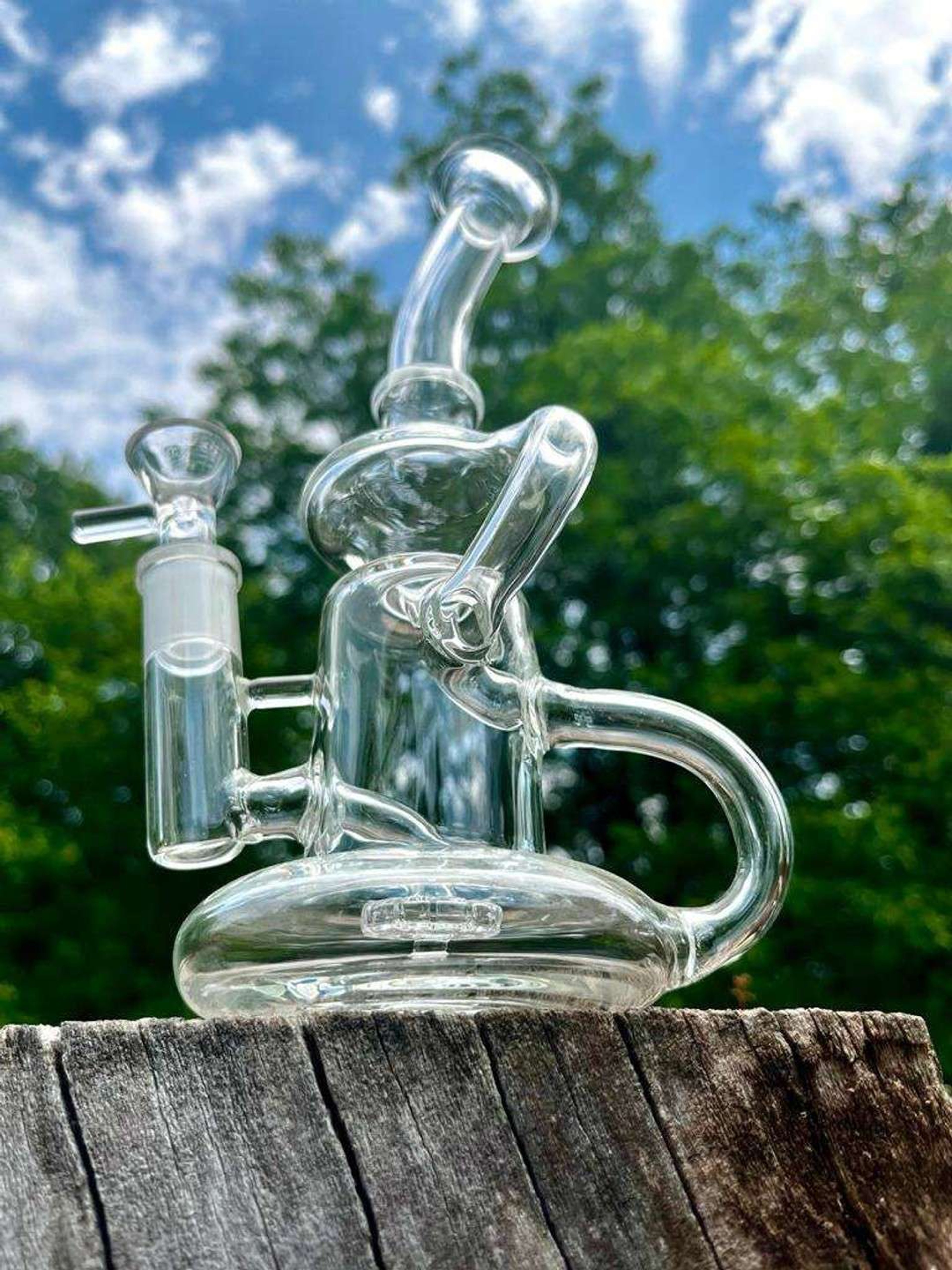 Preview pic of 9" Clear Glass Bubbler Rig