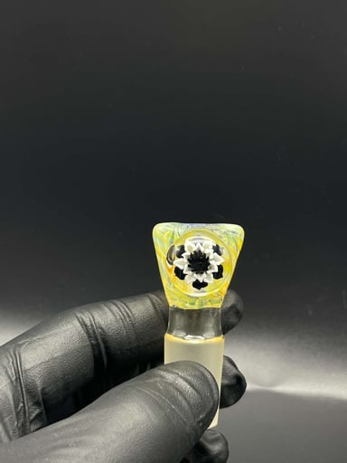 Preview pic of 4 hole 18mm flower and fume slide