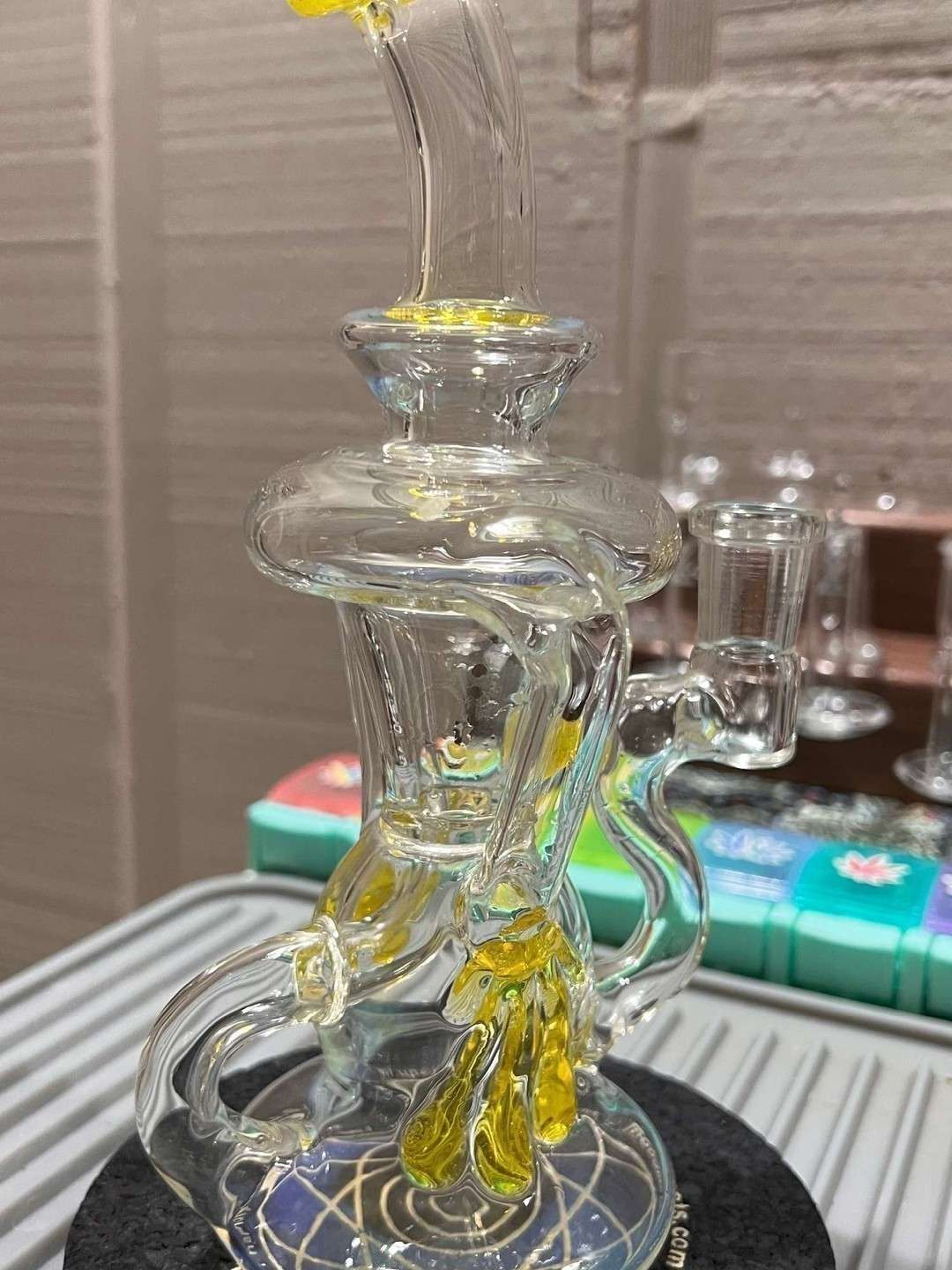 Preview pic of Uzzi Glass Recycler + extras 