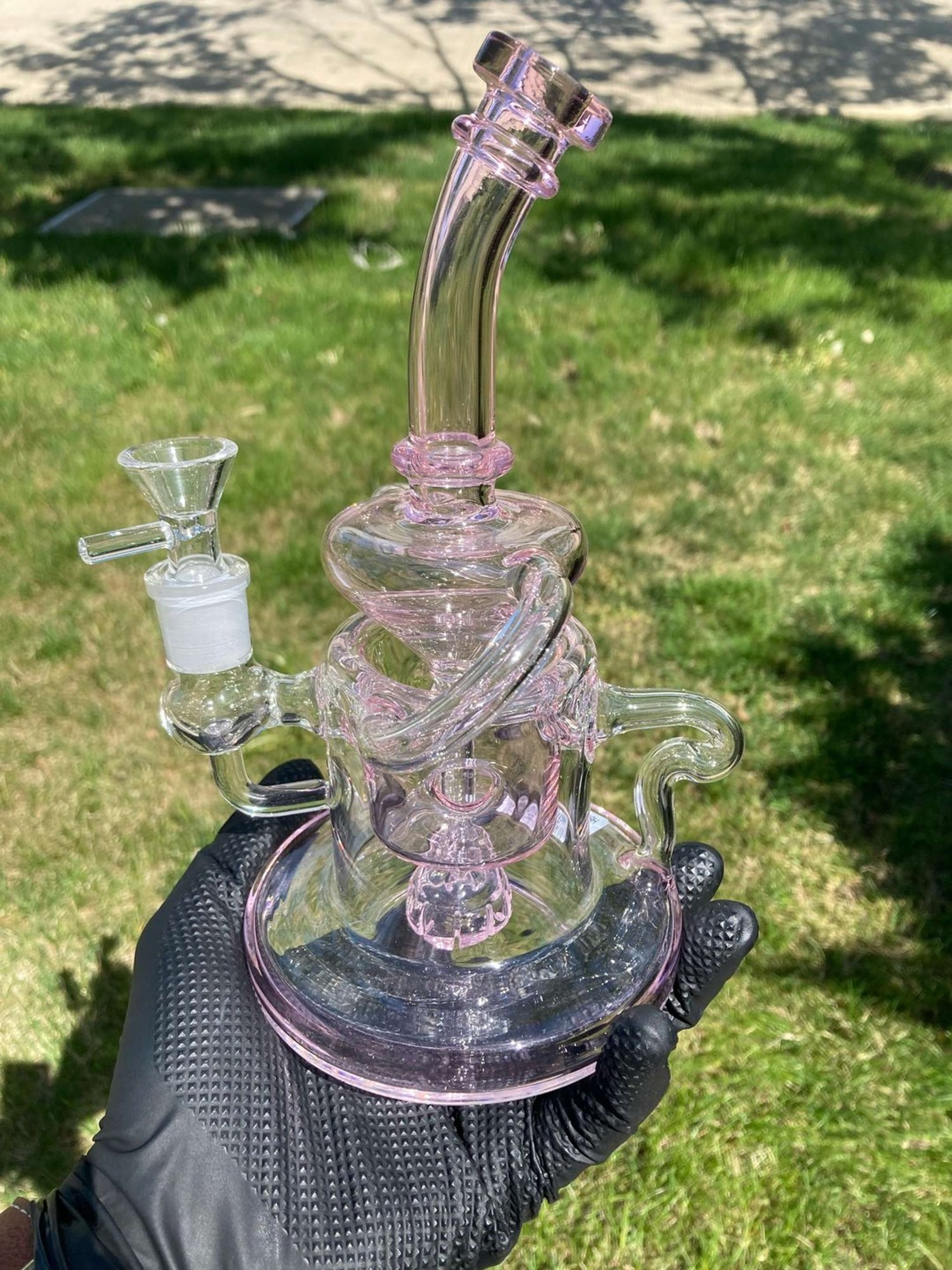 Preview pic of This Head Shop Bong Recycler Bong