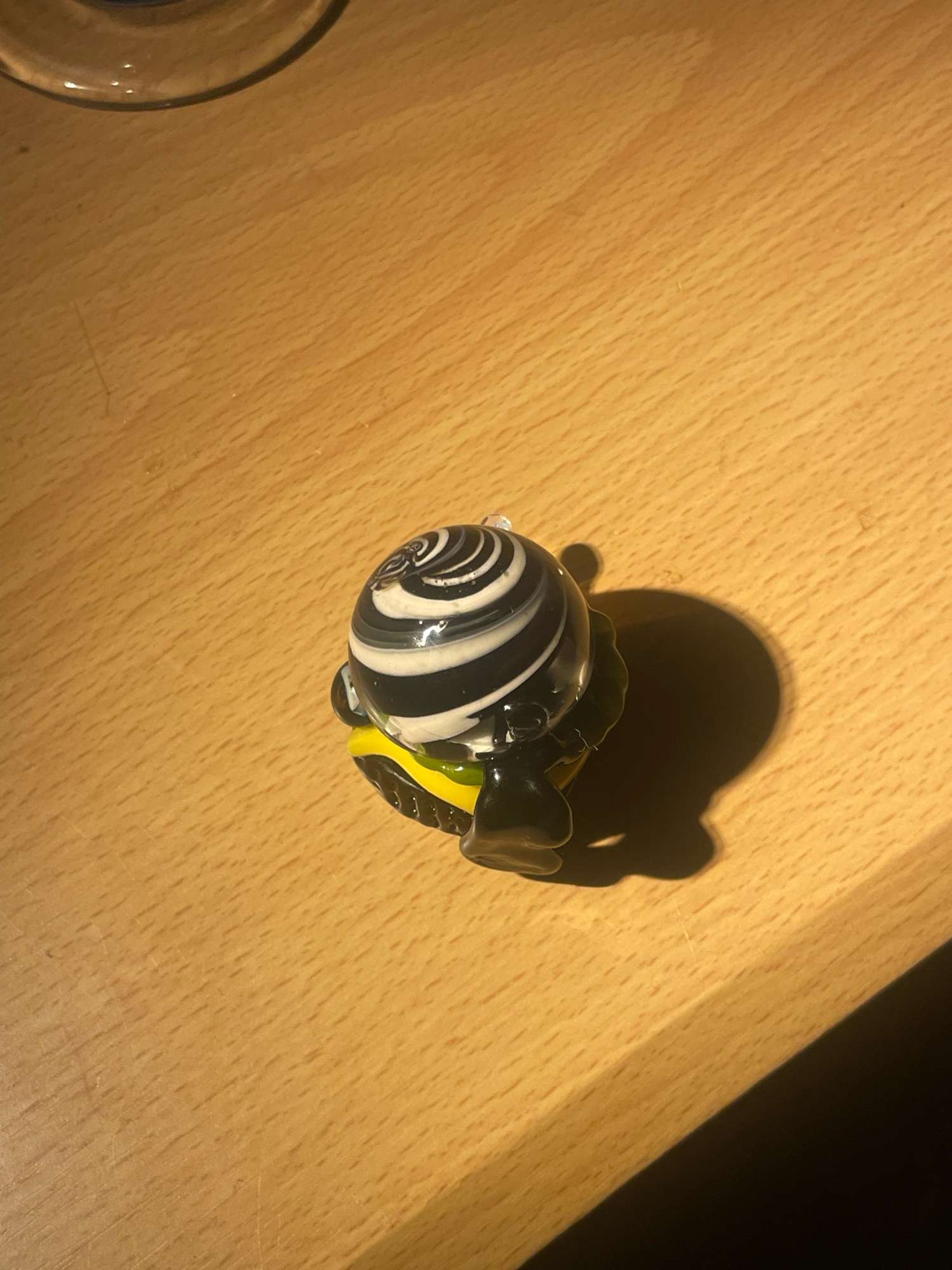 Burger pendant image 0