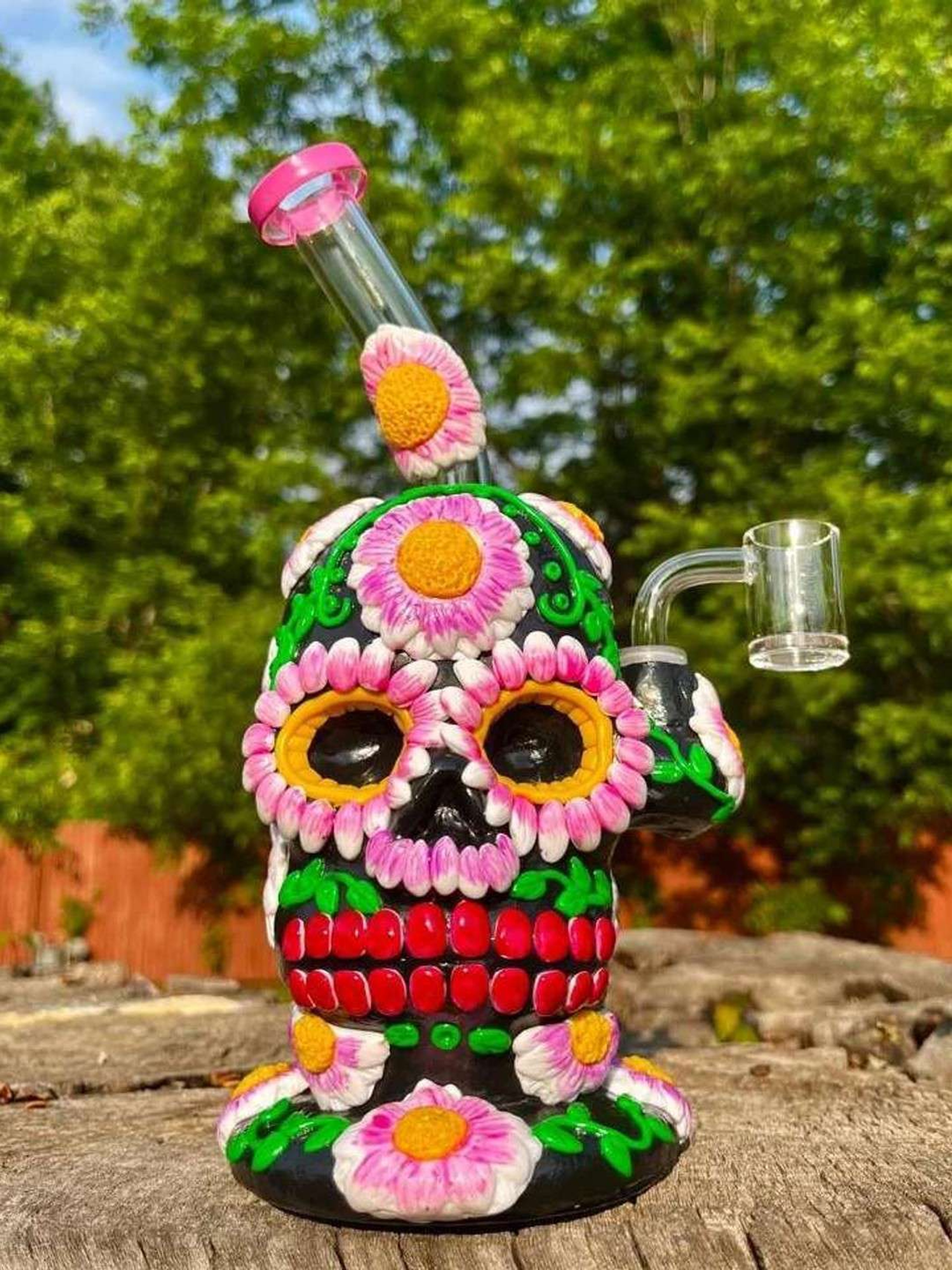 Flamingo Glass Ceramic Skull Bubbler
image 0