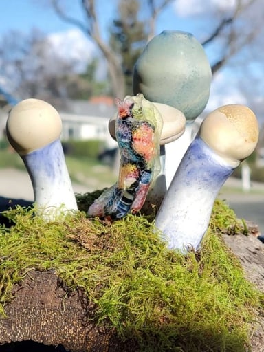 Preview pic of Slug dabber with light up base and a mushroom one hitter