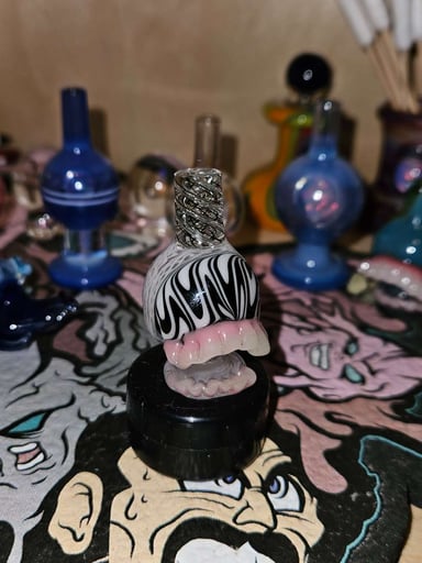 Preview pic of Dawg House Glass cap