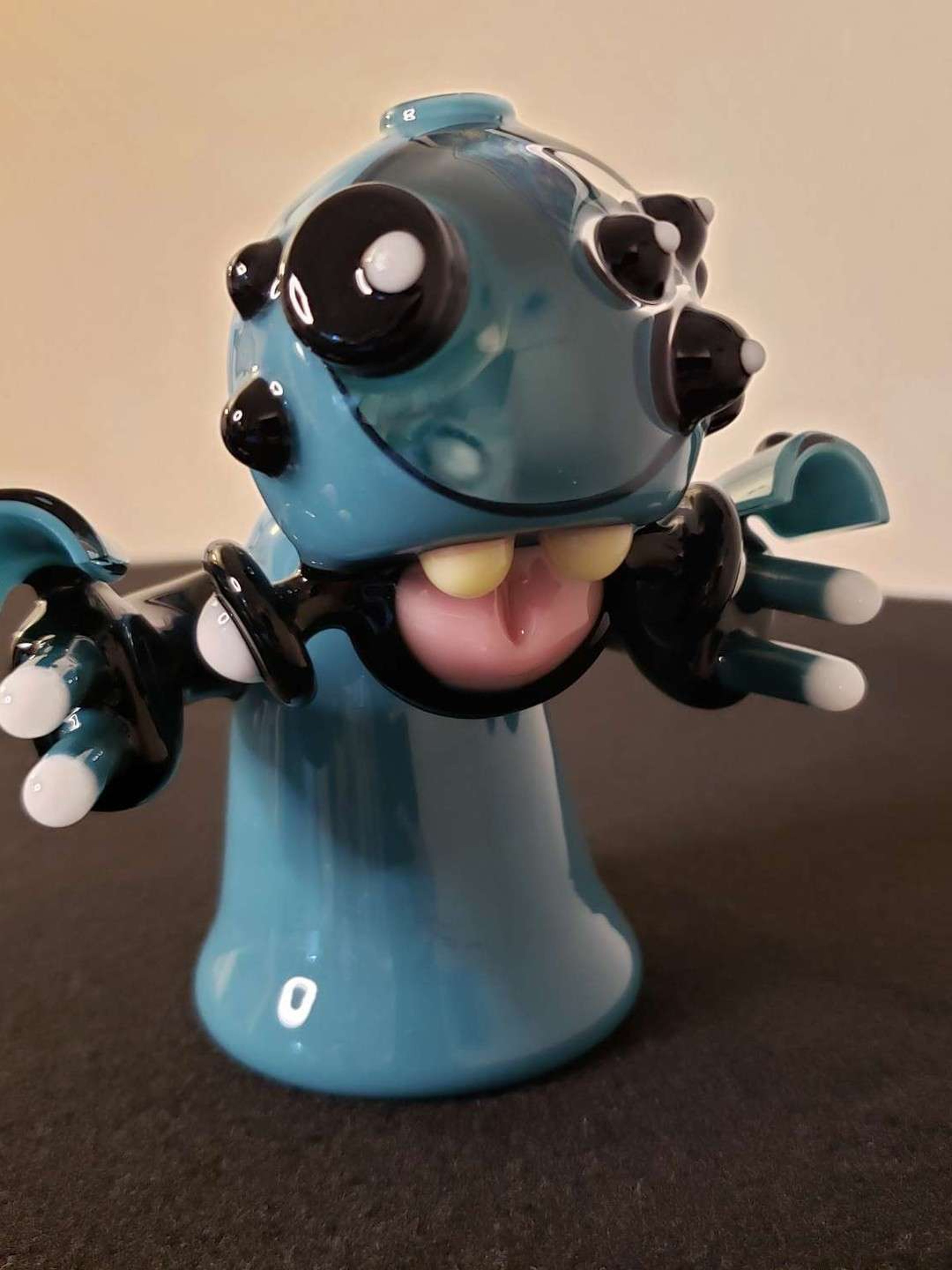 Preview pic of Armed Kerby Bot - Kerby Glass - RETAILS FOR $1K