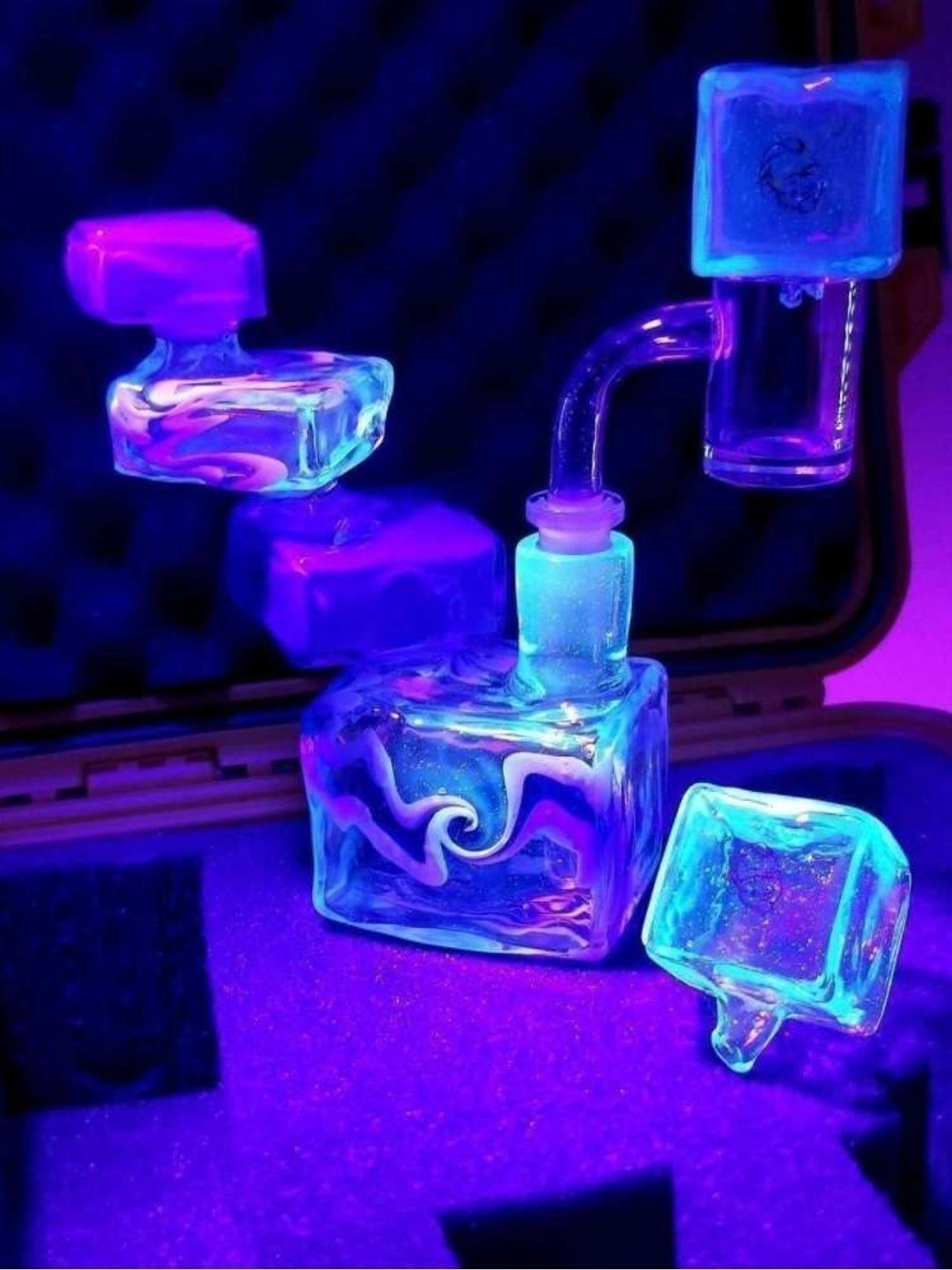 Preview pic of MikeGGlass Full UV Geo Cube set